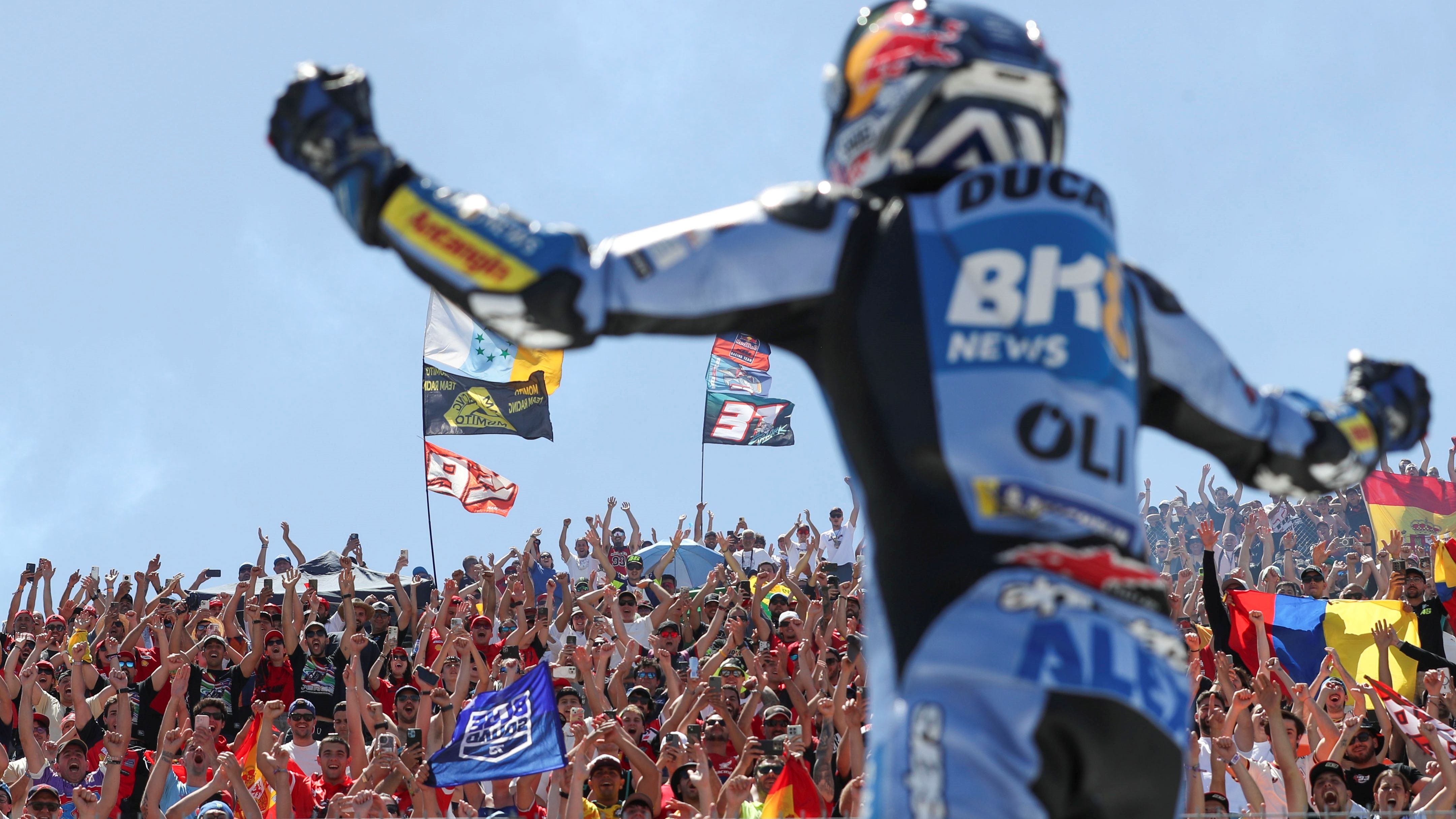 Álex Márquez celebra su victoria en Nieto Peluqui, MotoGP Jerez 2026