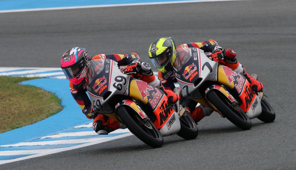 Fernando Bujosa comandó toda la carrera con Beñat Fernández pegado