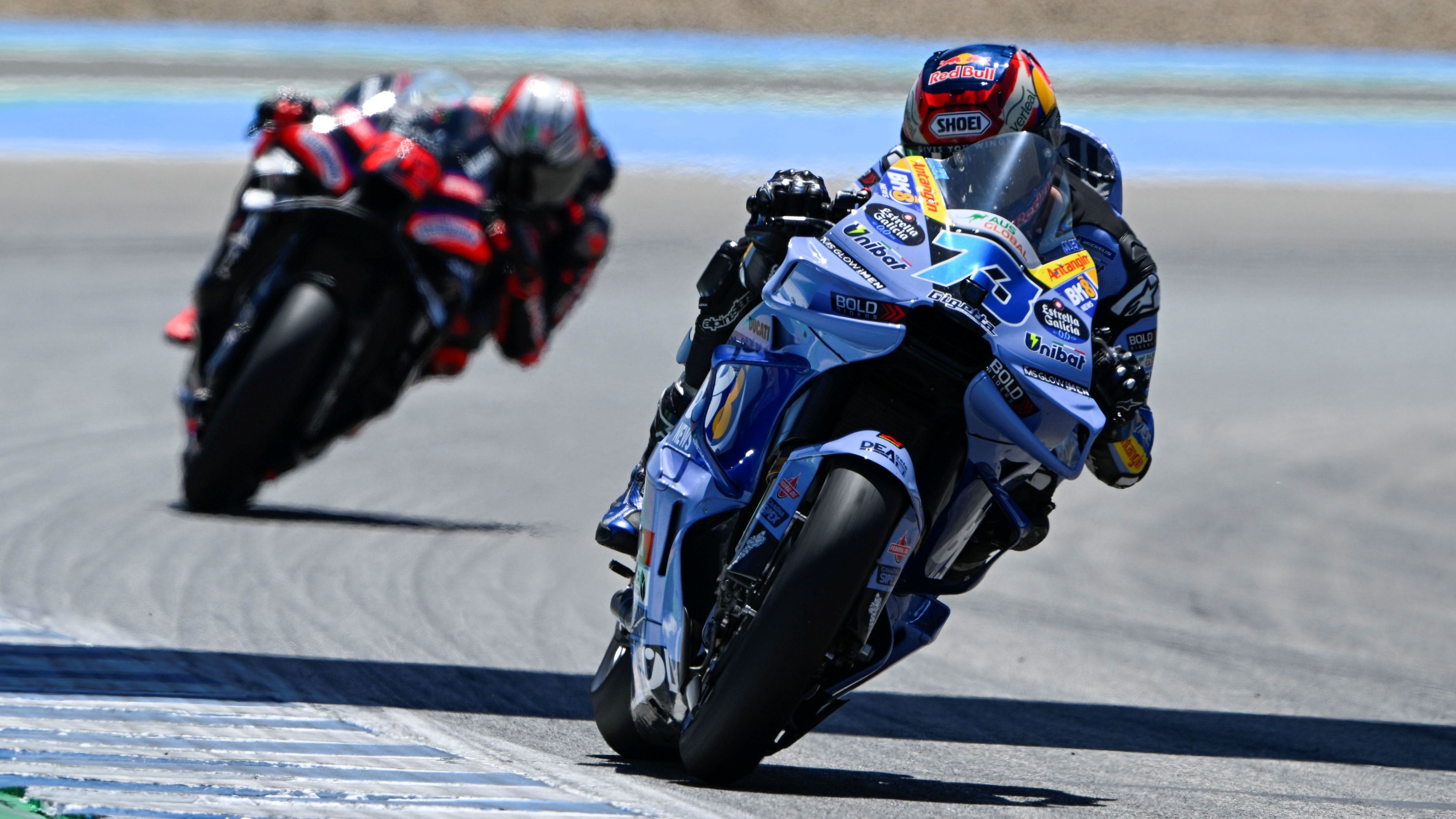 Álex Márquez comanda seguido por Marco Bezzecchi en la carrera de MotoGP 2026 en Jerez