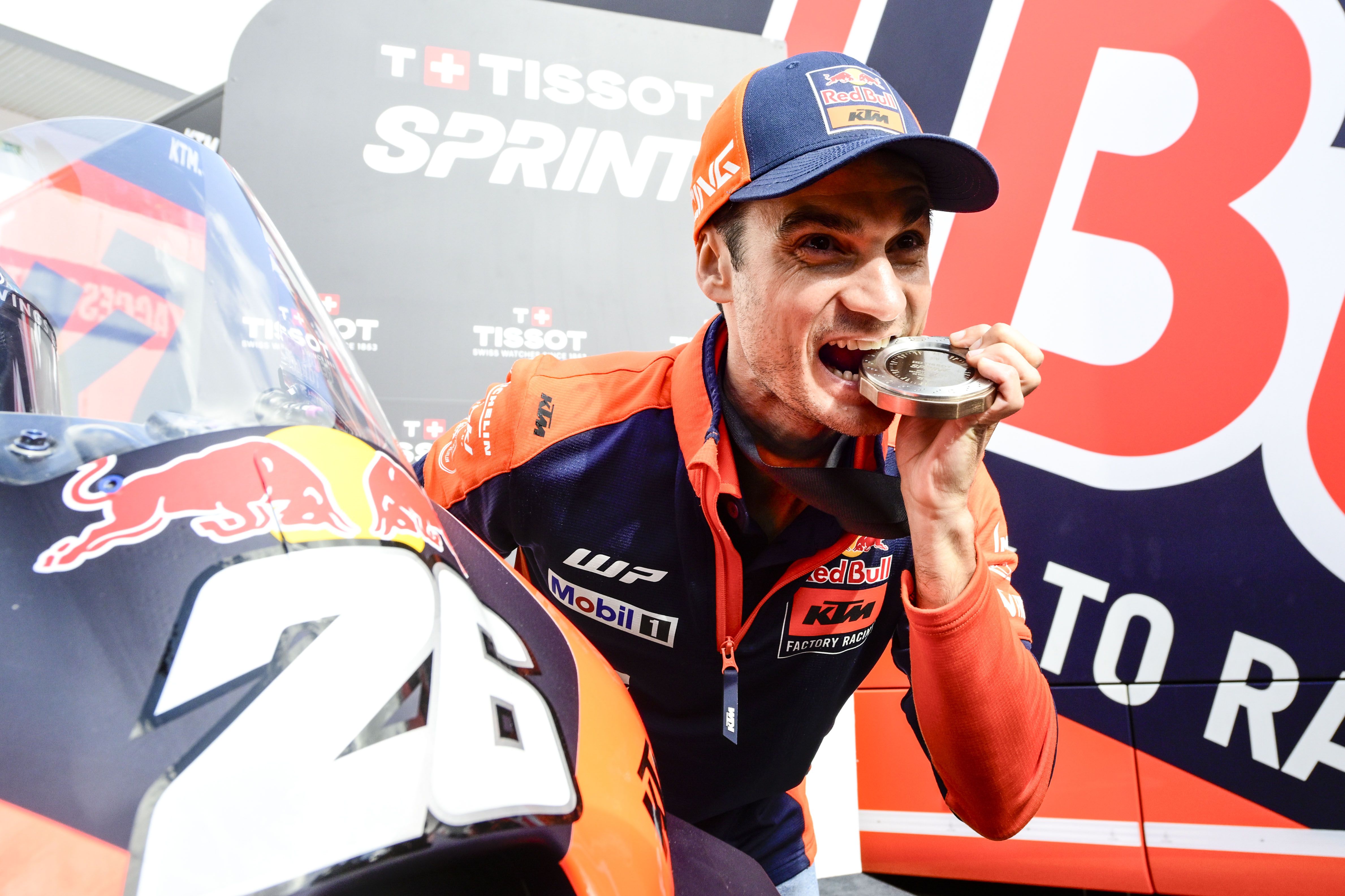 Dani Pedrosa celebrando su último podio en MotoGP