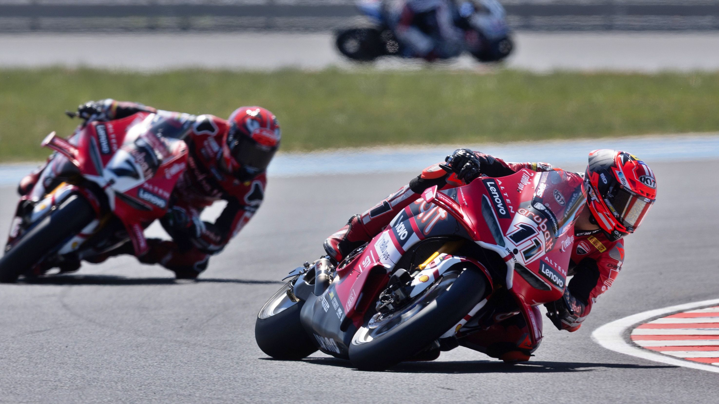 Nicolò Bulega se ha impuesto a Iker Lecuona y ya suma 16 victorias seguidas