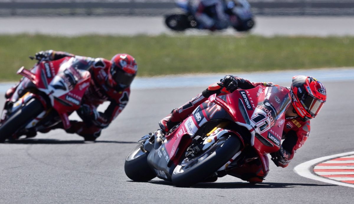 Nicolò Bulega se ha impuesto a Iker Lecuona y ya suma 16 victorias seguidas