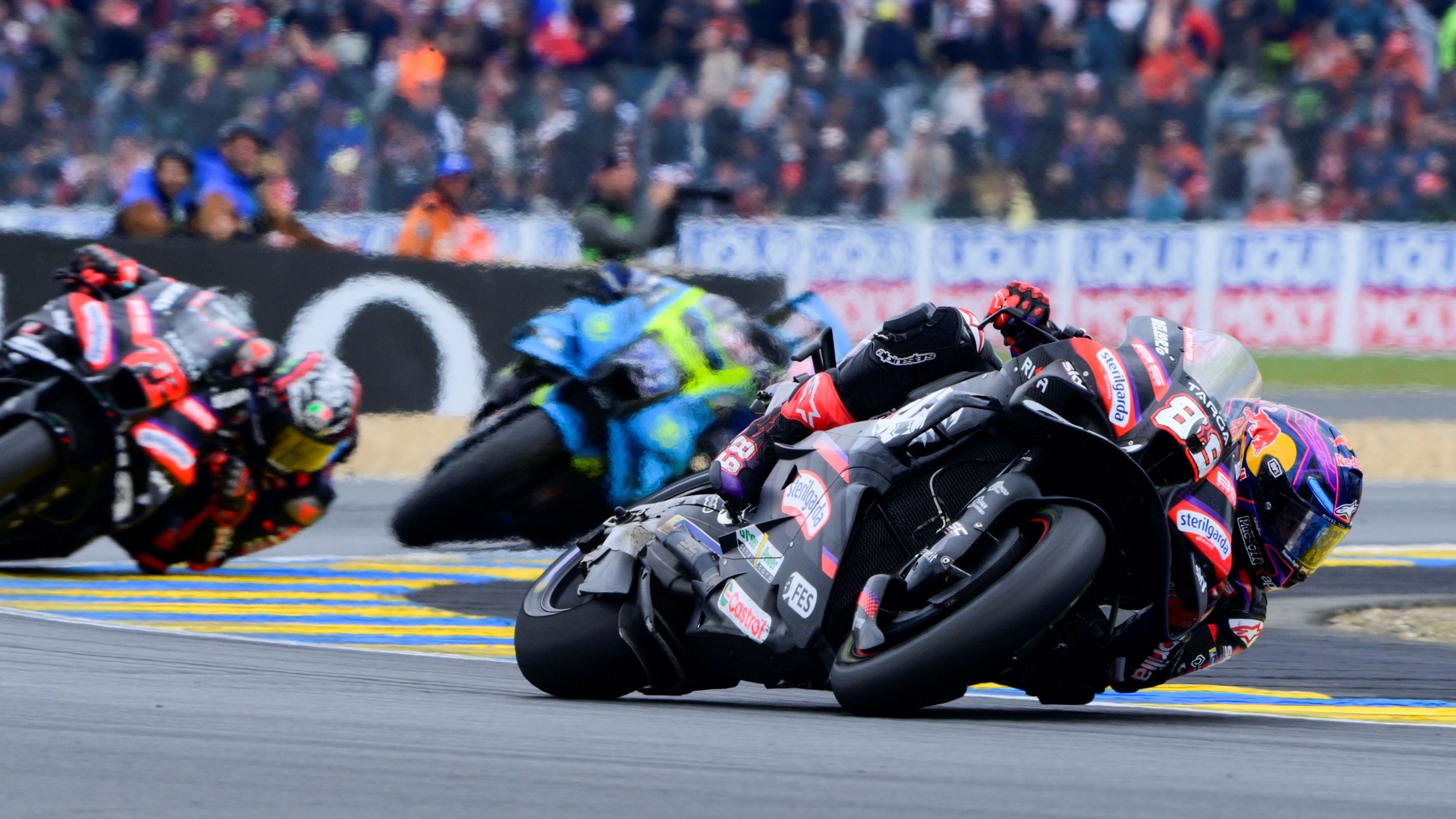 Jorge Martín ha ganado a Marco Bezzecchi y Ai Ogura en el primer triplete de Aprilia en MotoGP