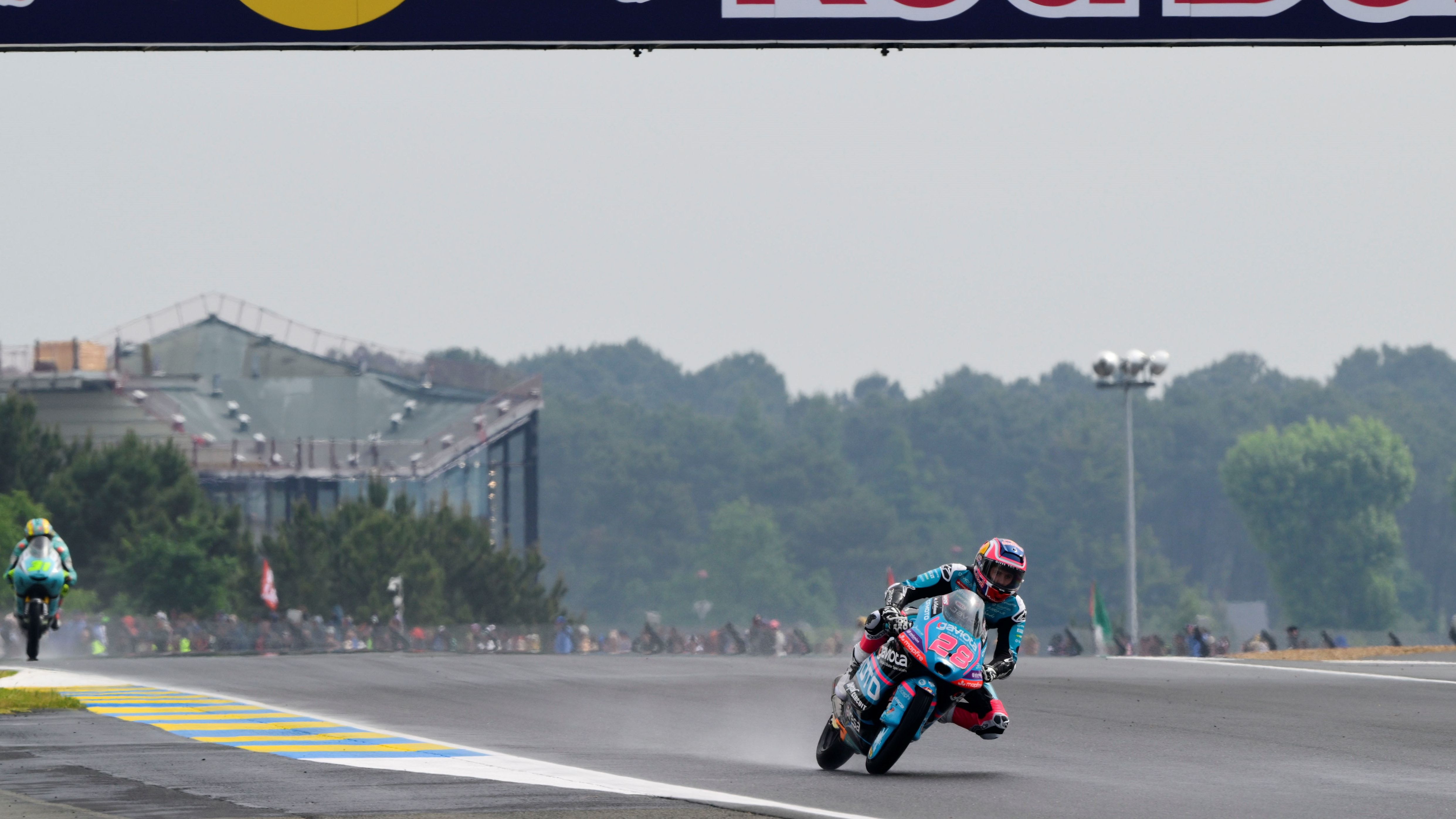 Máximo Quiles se va en solitario hacia la victoria, Moto3 Le Mans 2026
