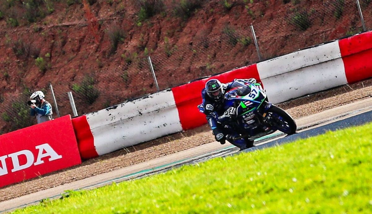 Raúl Navarrete ha arrancado con doblete la Copa Yamaha R7 2026