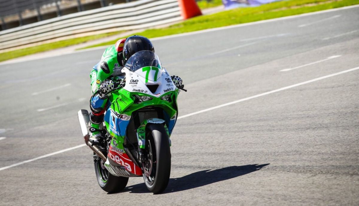 Álvaro Fuertes arrasó en las dos carreras de Sportbike