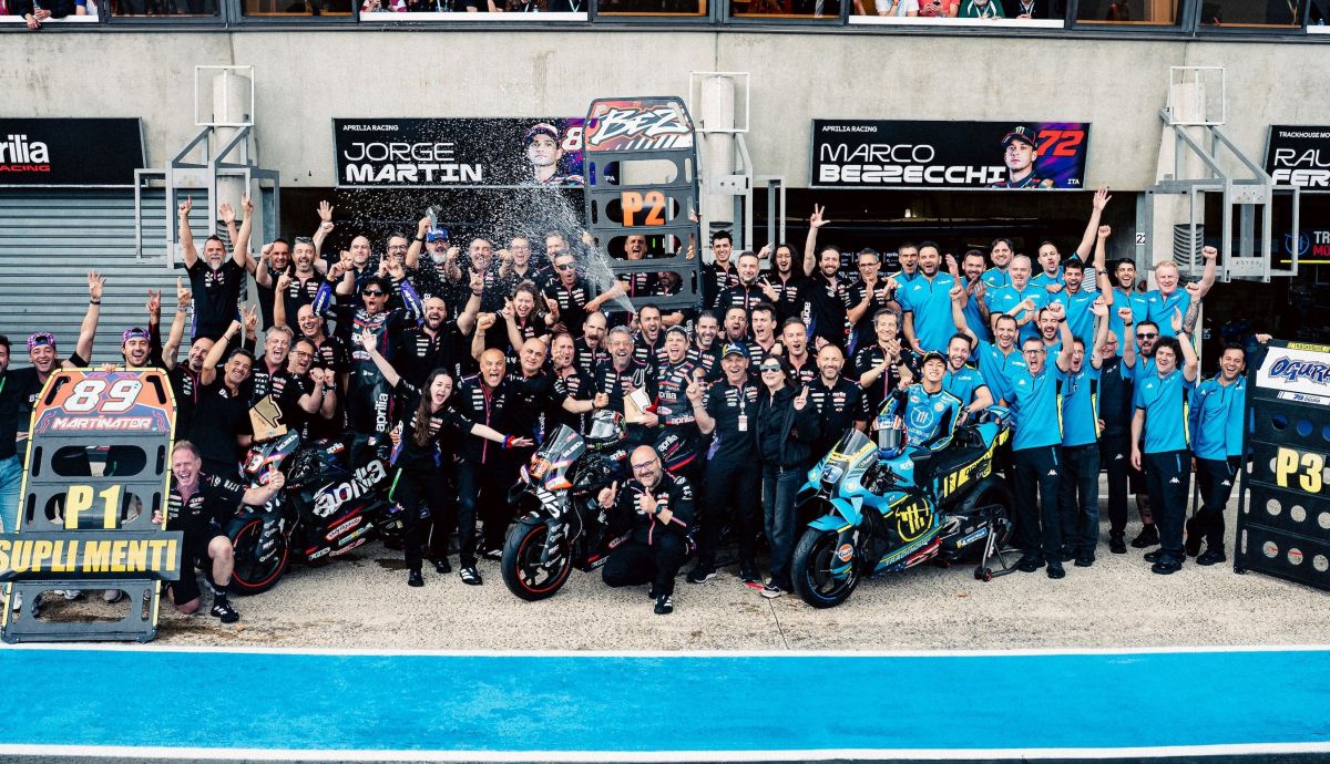 Aprilia y Trackhouse celebran el primer triplete de Aprilia en MotoGP, logrado por Jorge Martín, Marco Bezzecchi y Ai Ogura