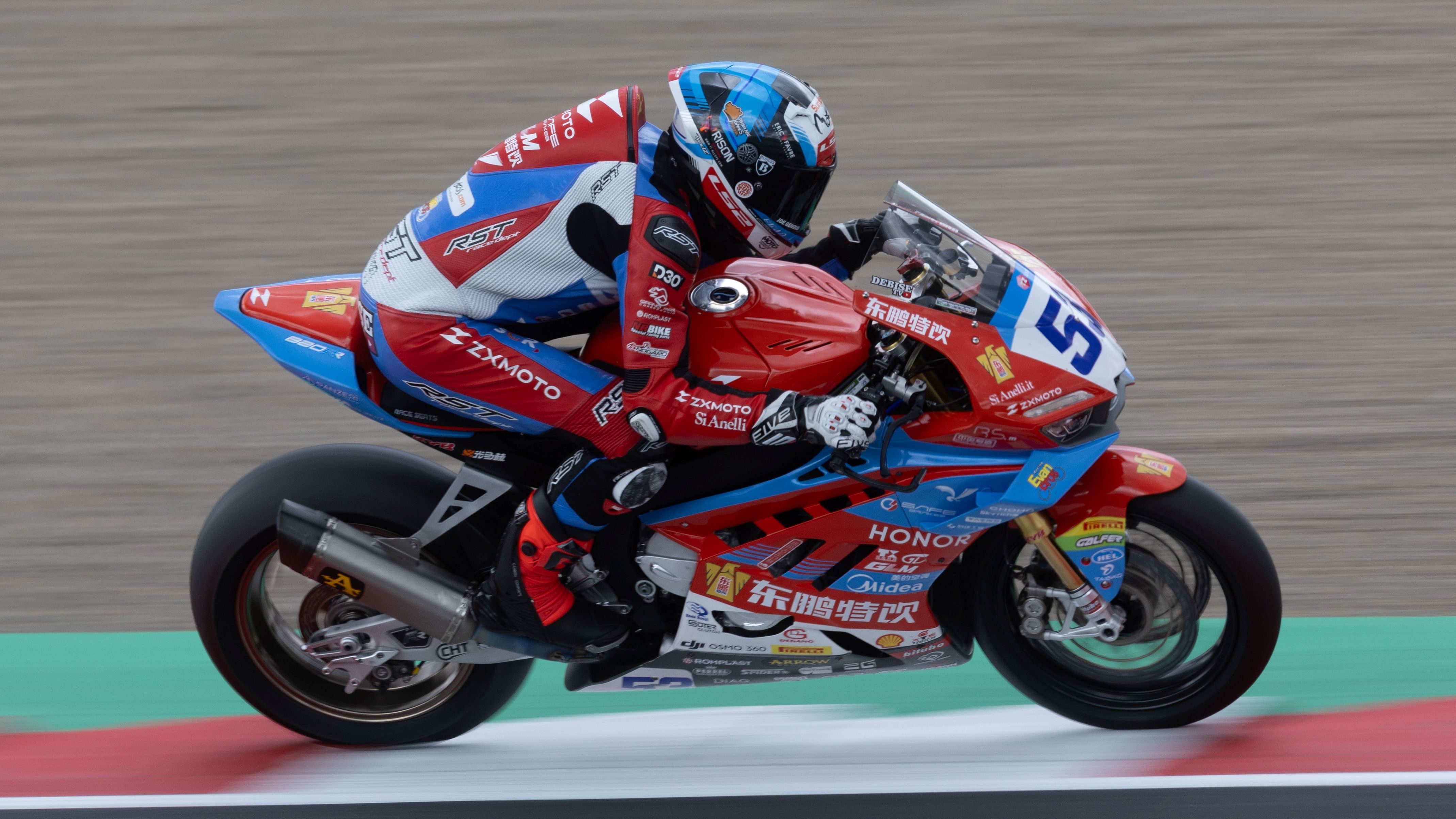 Valentin Debise se ha llevado la victoria en Most con la ZXMoto