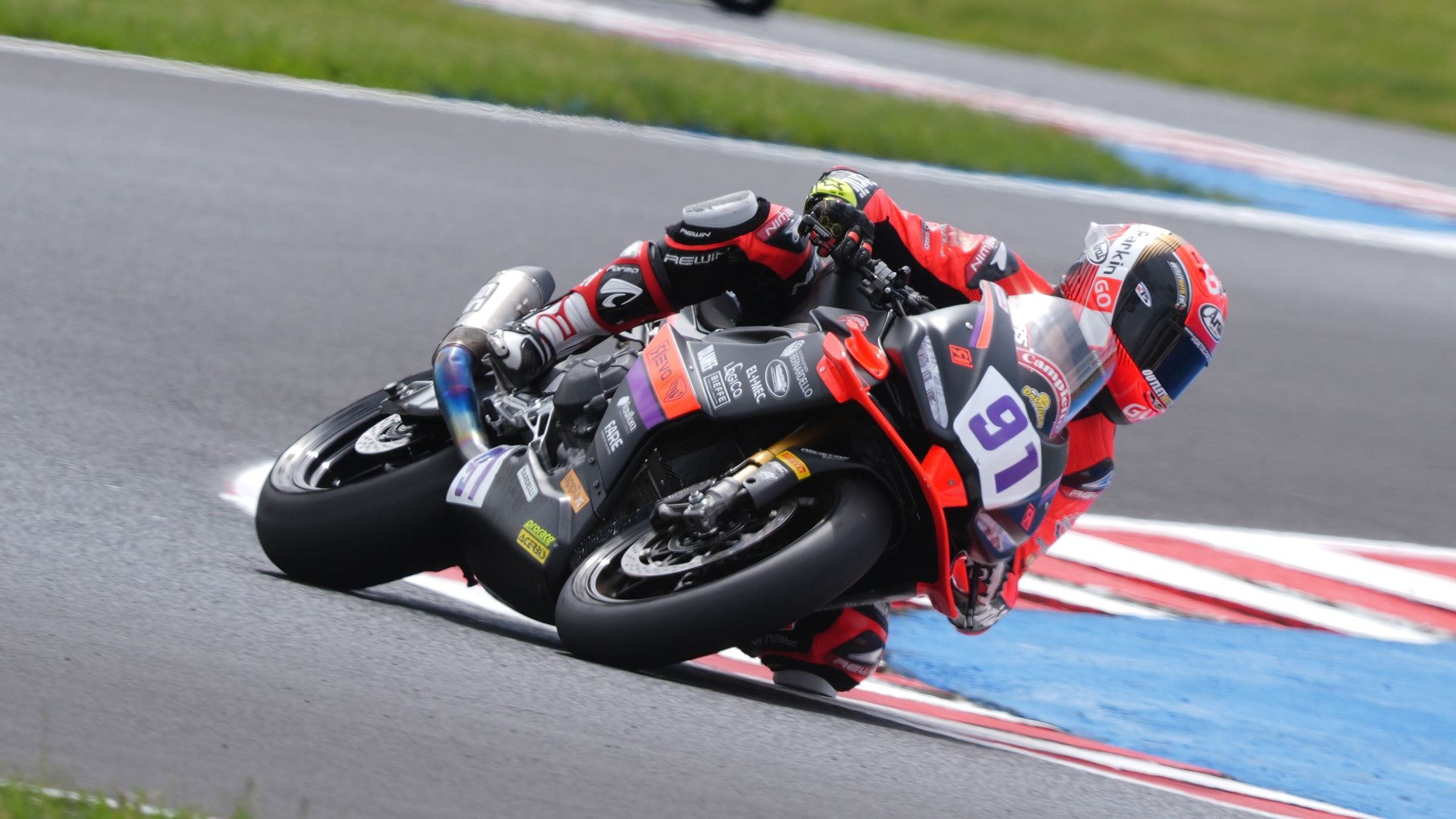 Matteo Vannucci ha dado a Aprilia su primer triunfo en el Mundial de Sportbike