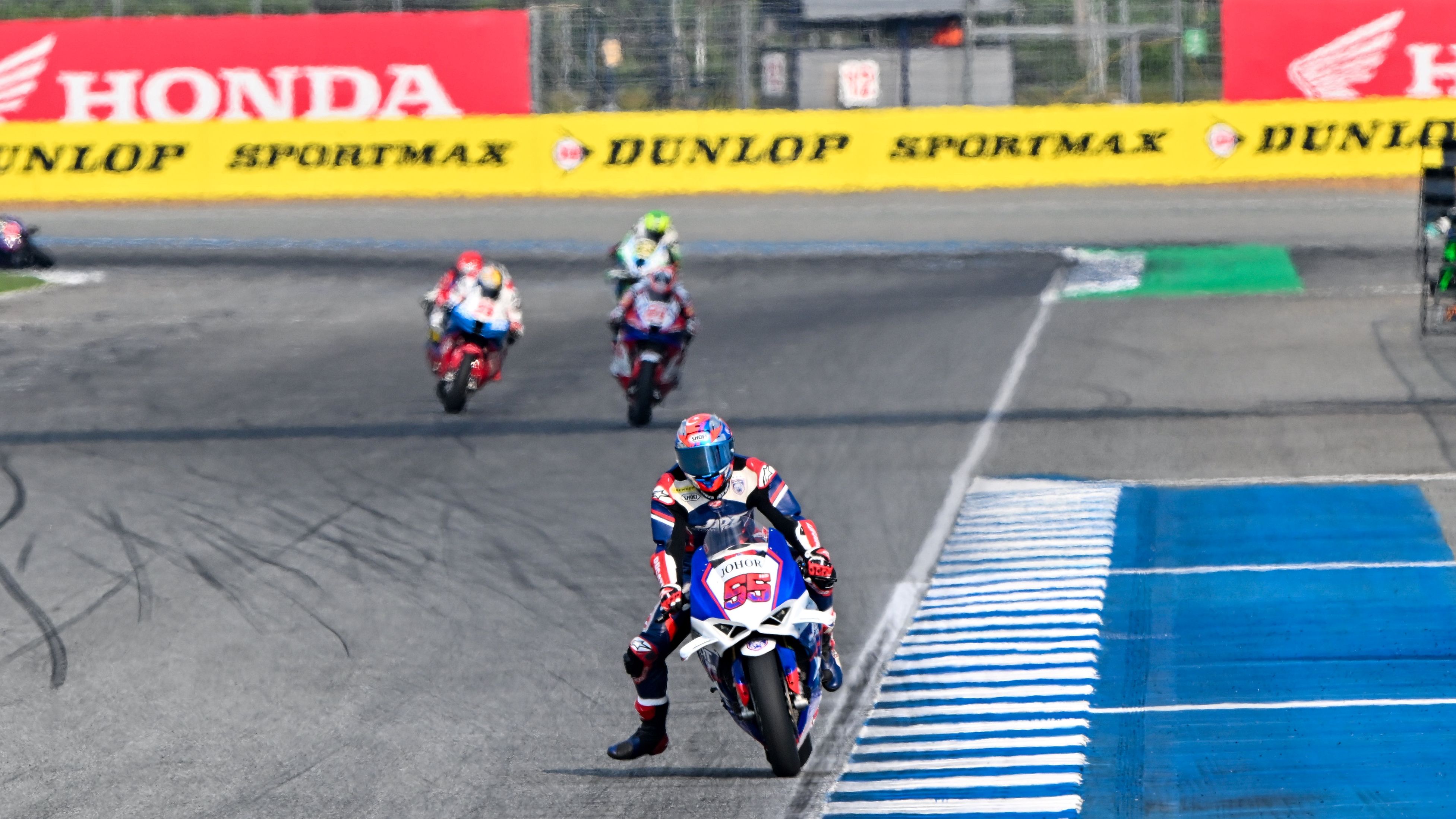 Hafizh Syahrin sigue sin rival en el Asia Superbike 2026