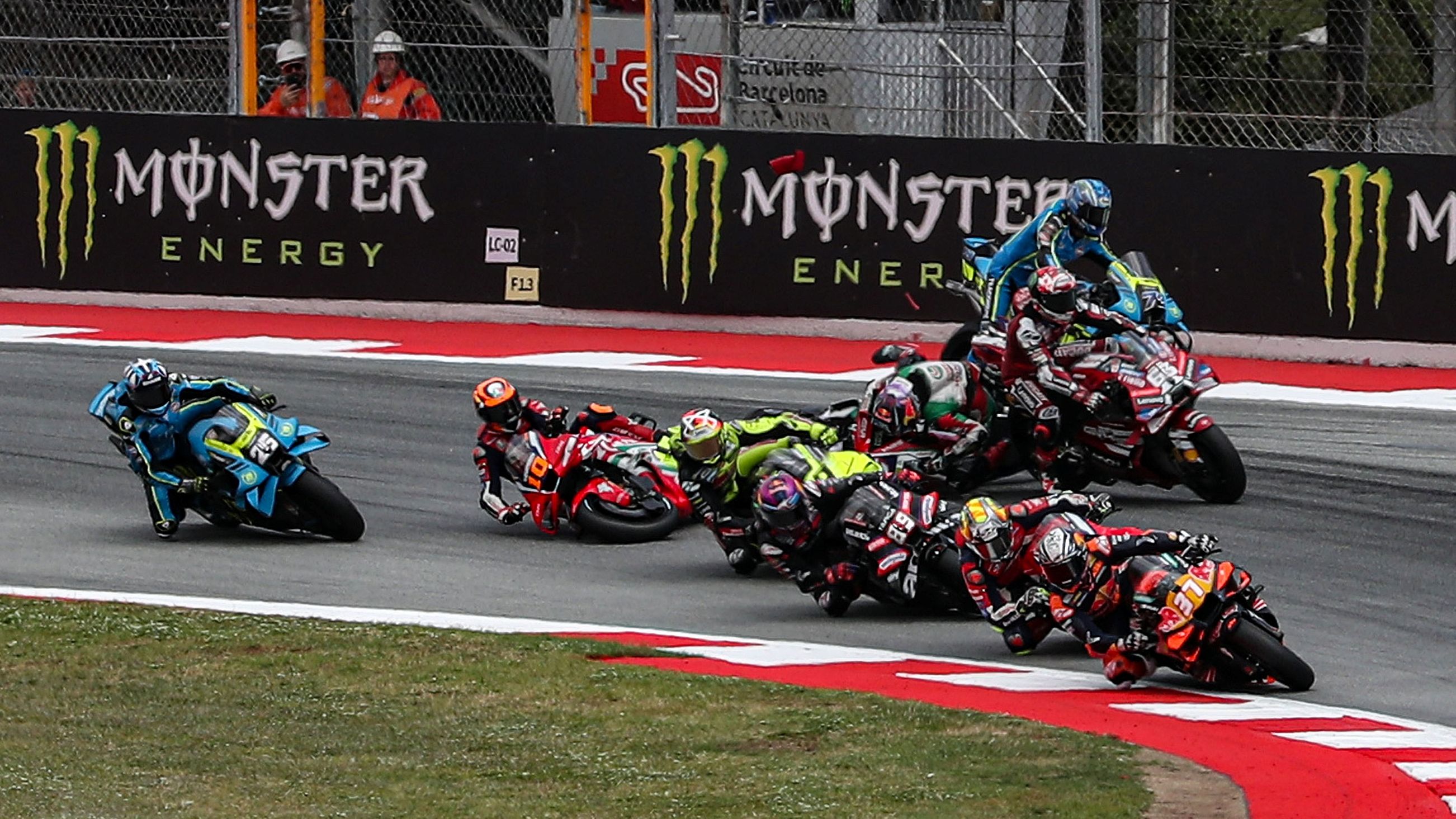 El incidente de Johann Zarco, Luca Marini y Pecco Bagnaia, MotoGP Catalunya 2026