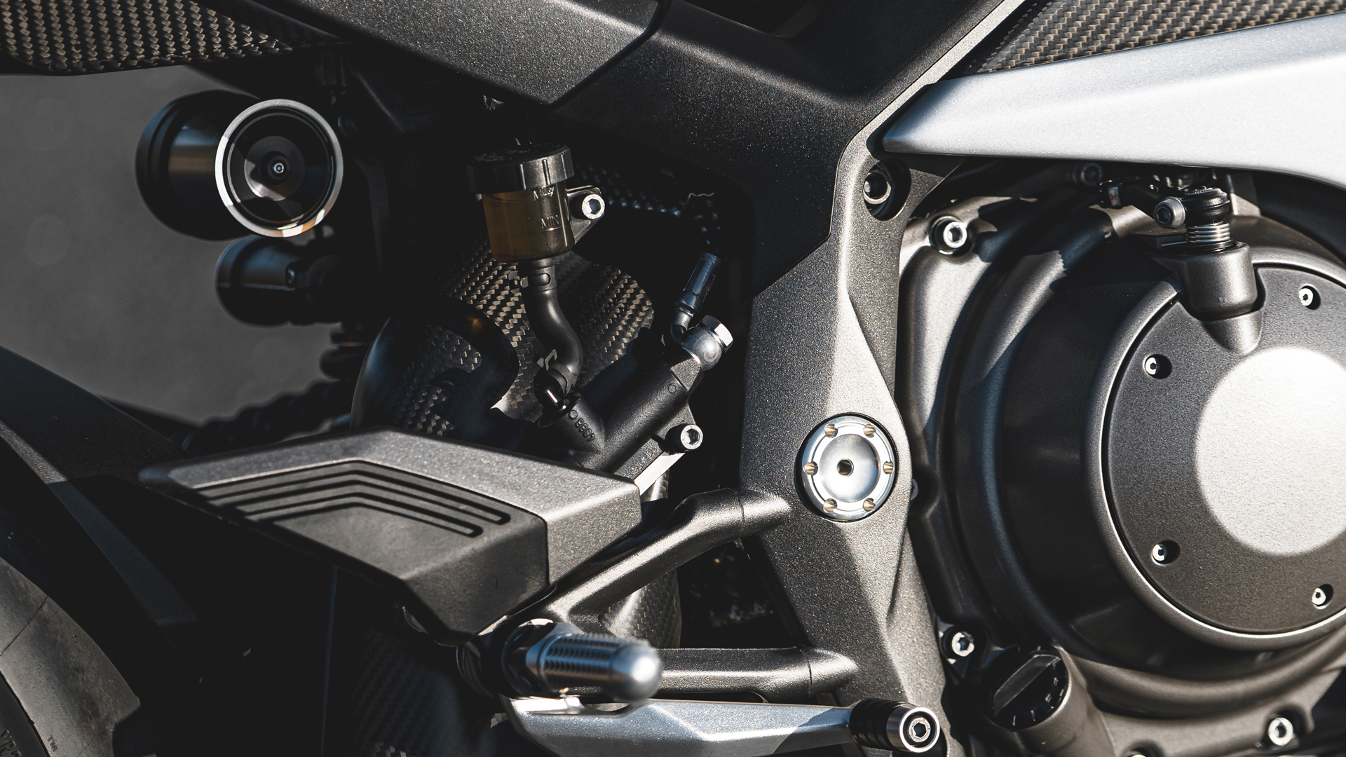 Norton ManxR 2026 Detailes (9)