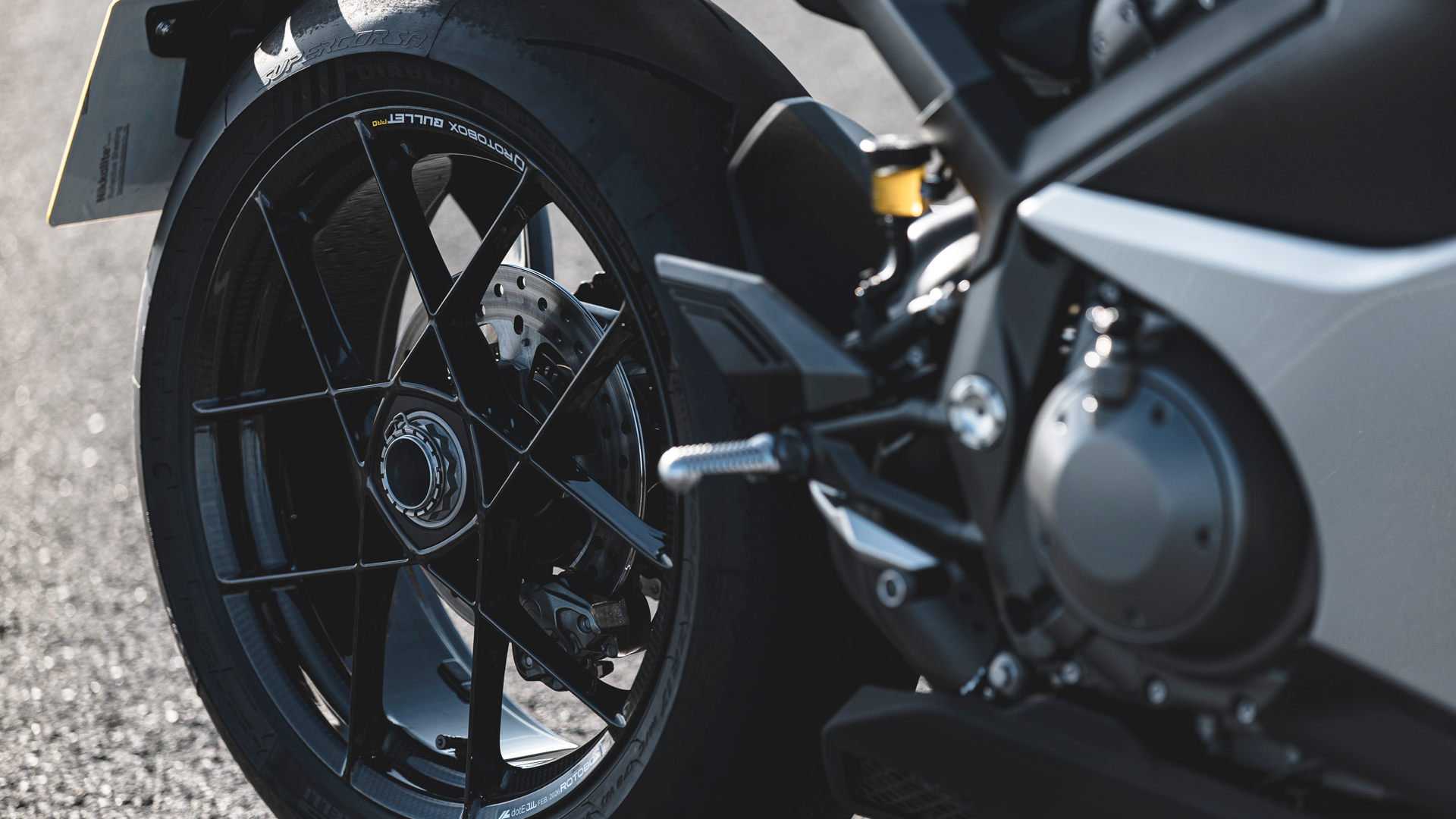 Norton ManxR 2026 Detailes (13)