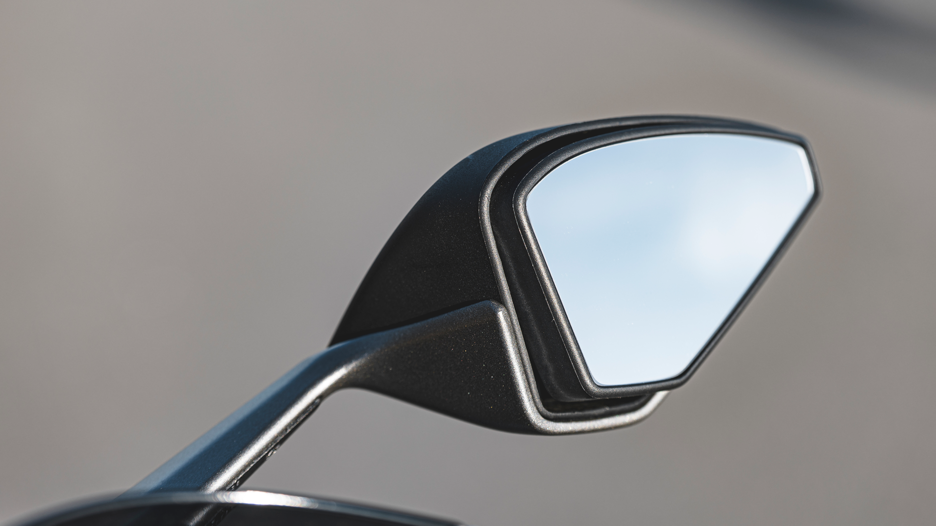 Norton ManxR 2026 Detailes (23)