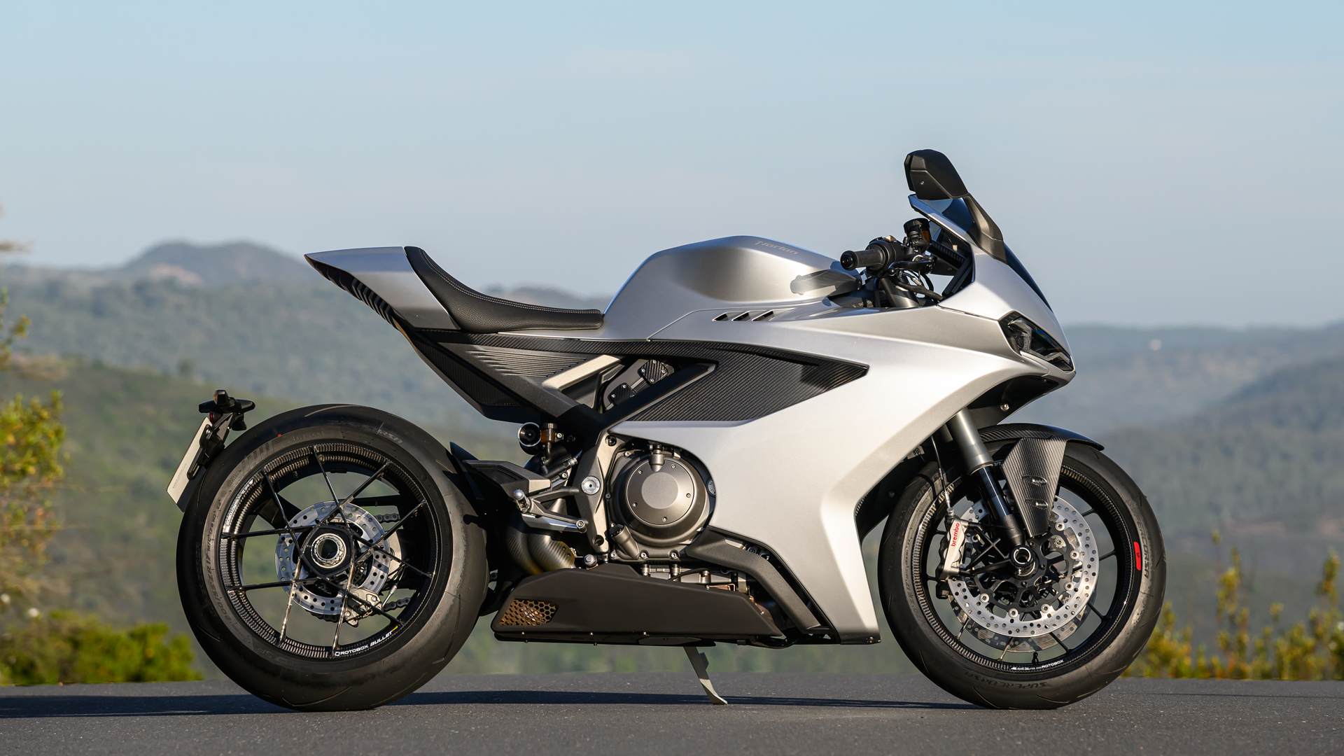 Norton ManxR 2026 Static 65