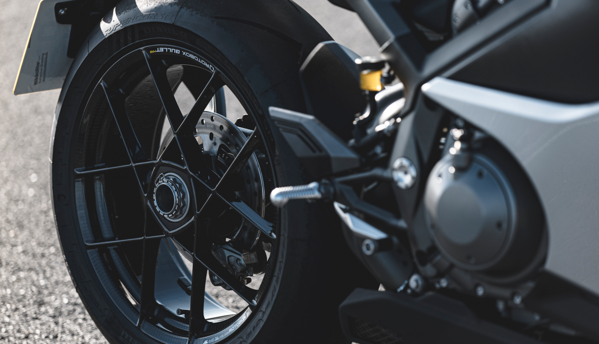 Norton ManxR 2026 Detailes (13)