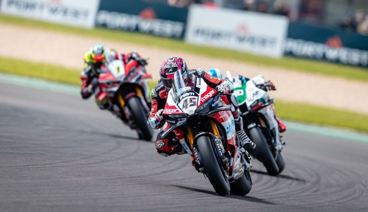 Scott Redding se imponía ante Max Cook y Kyle Ryde