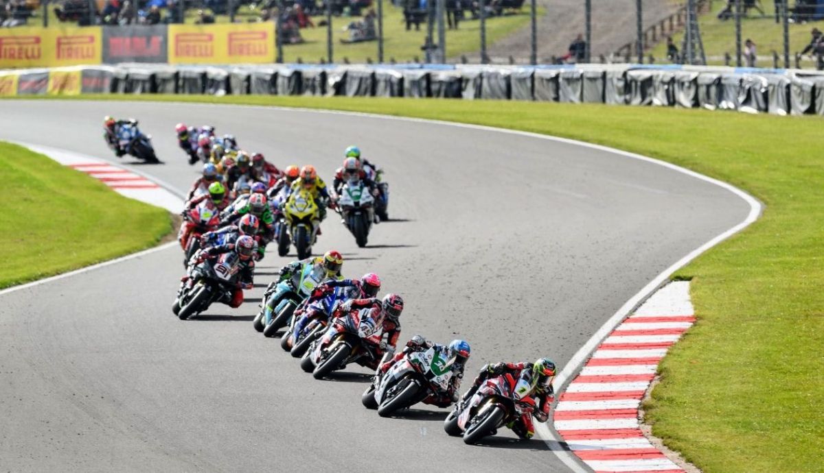 Kyle Ryde lidera de inicio ante Max Cook y Scott Redding