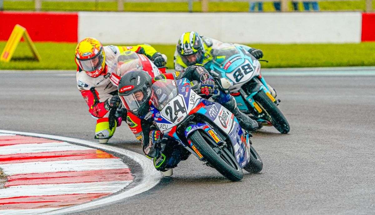 Ryan Frost es más líder de la Moto4 British Cup tras lograr otra victoria