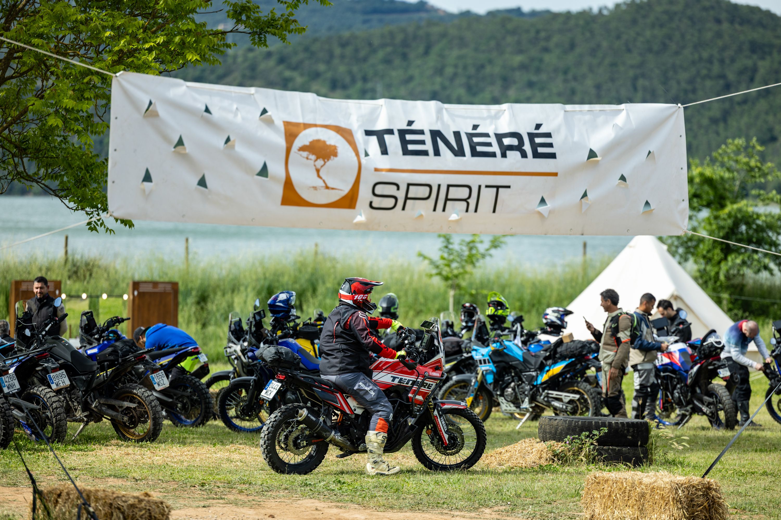 Ténéré Spirit 2026 Yamaha: ¡Puro ADN Off-Road, técnica dakariana y gas a fondo en Bassella!