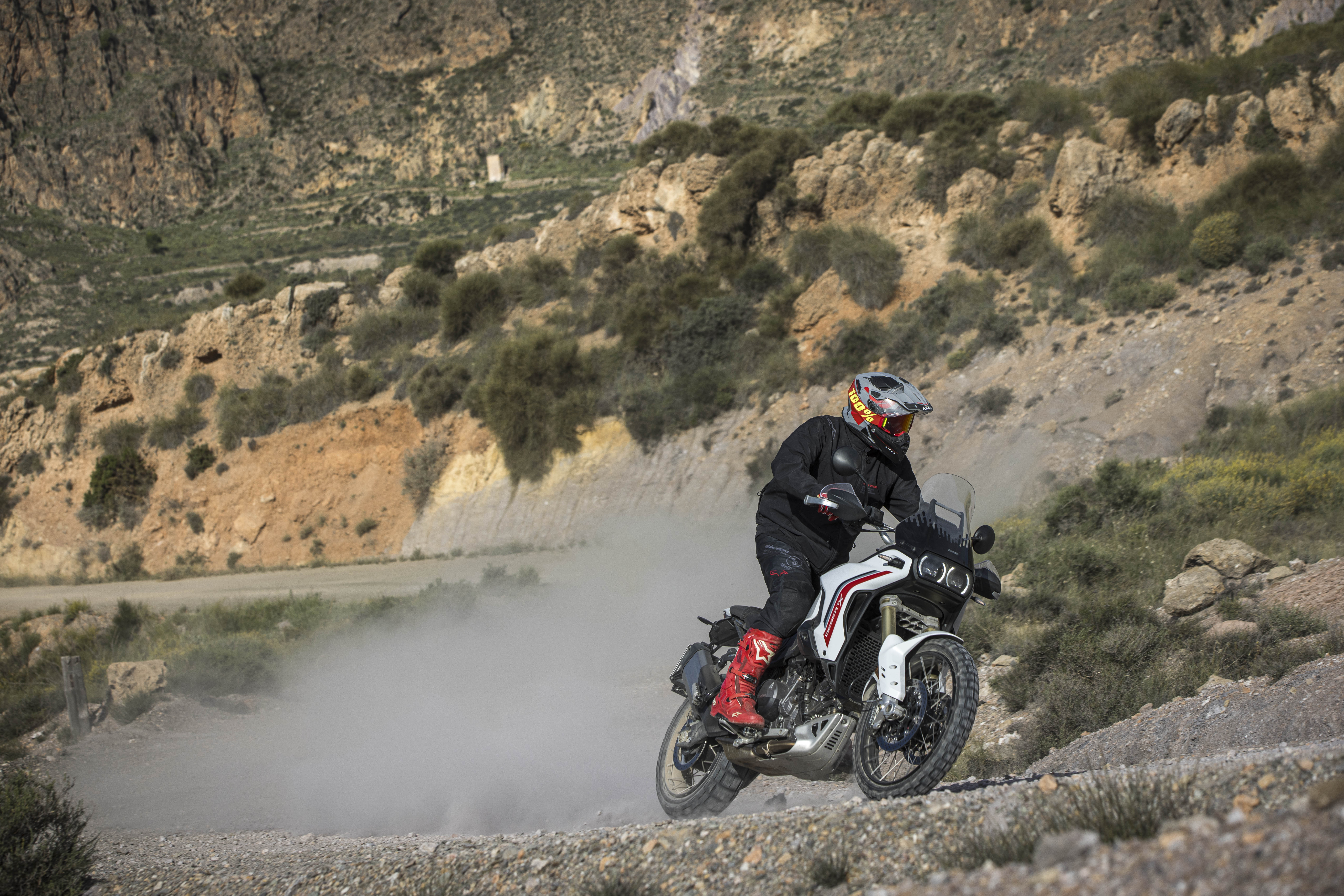 Fotos Ducati DesertX 2026