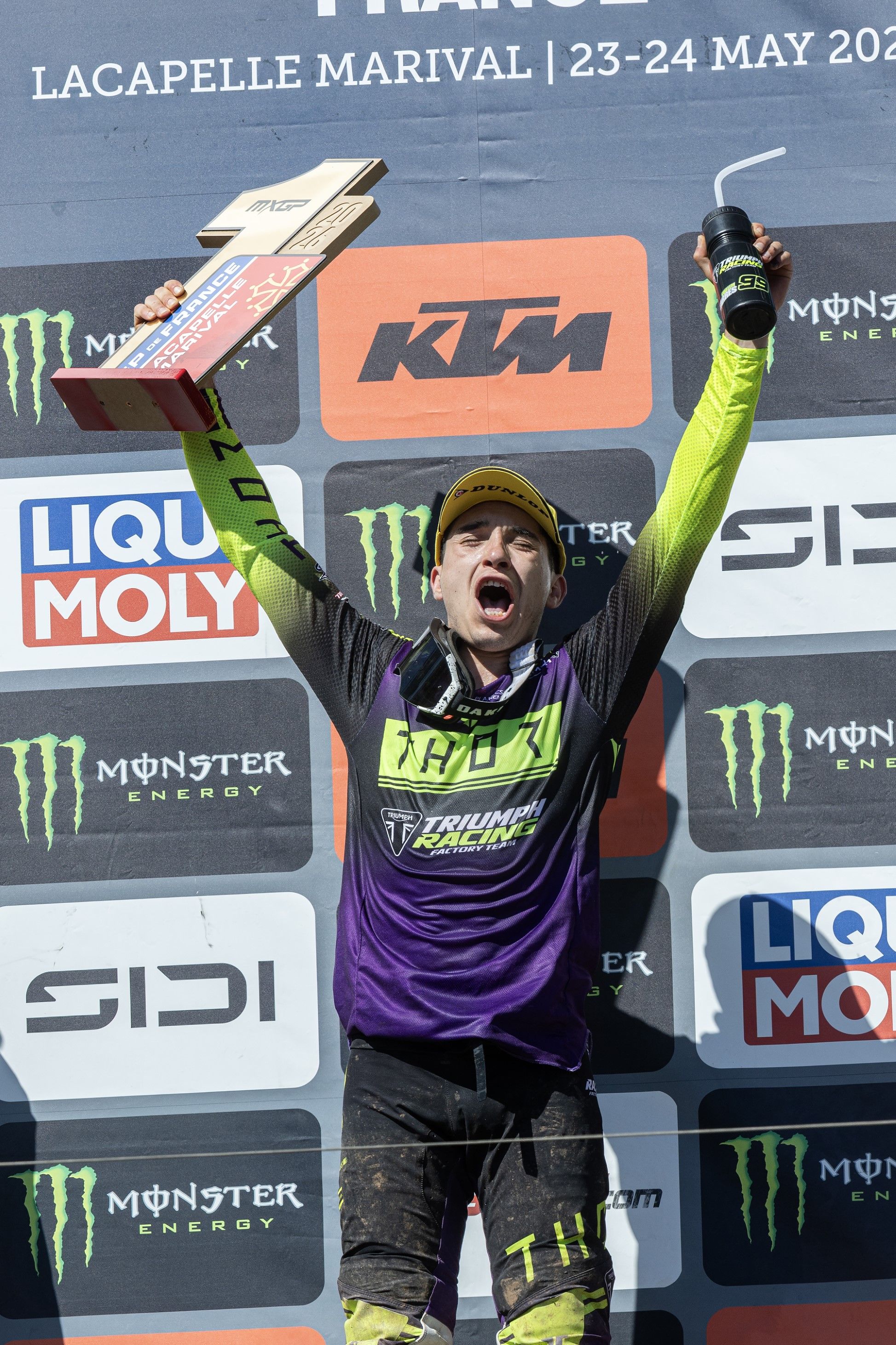 Fotos Guillem Farrés (Triumph) conquista su primera victoria mundialista en MX2
