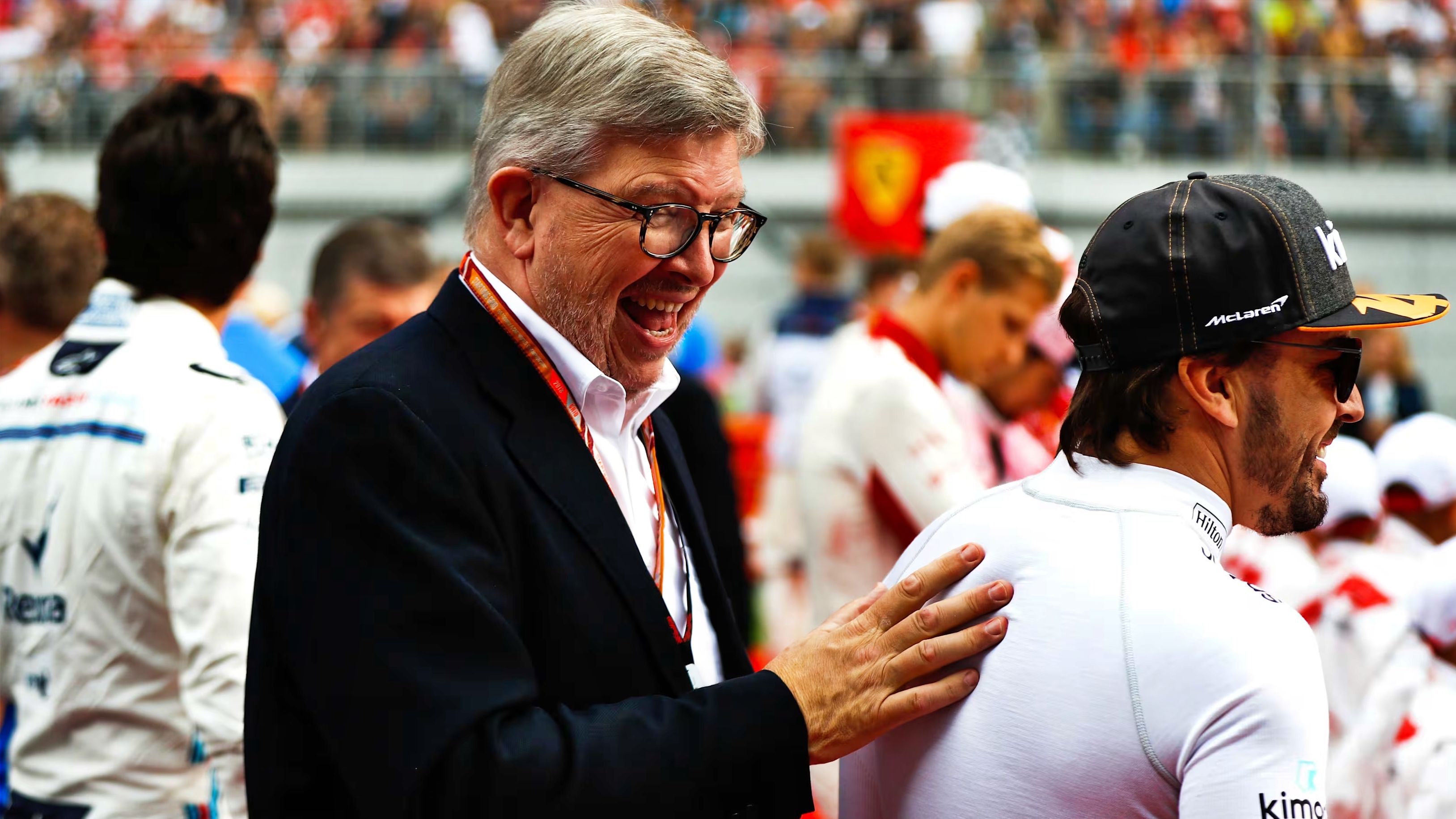 Ross Brawn junto a Fernando Alonso en 2018