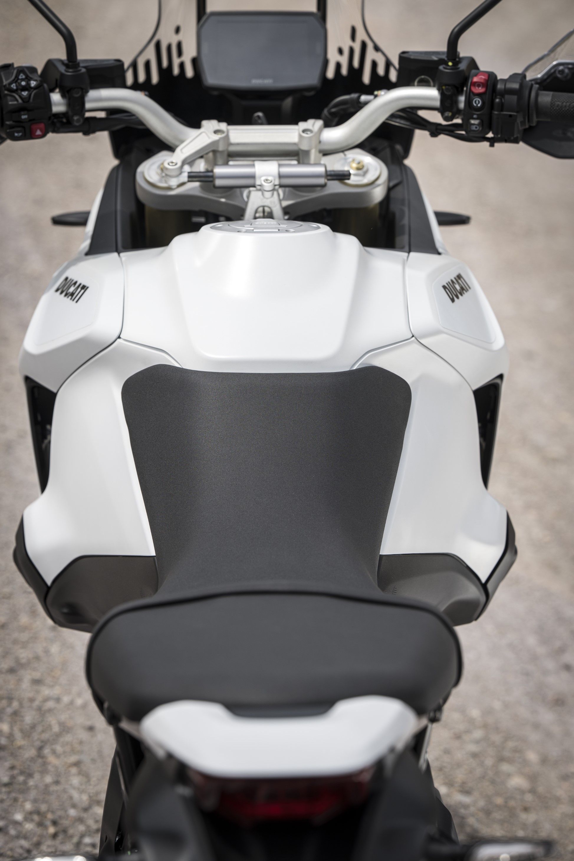 Fotos Ducati DesertX 2026