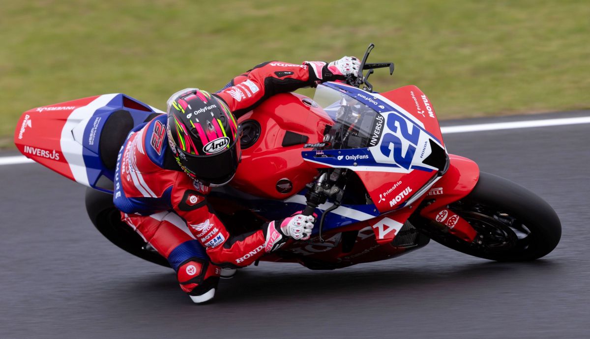 Ana Carrasco está sufriendo con la Honda