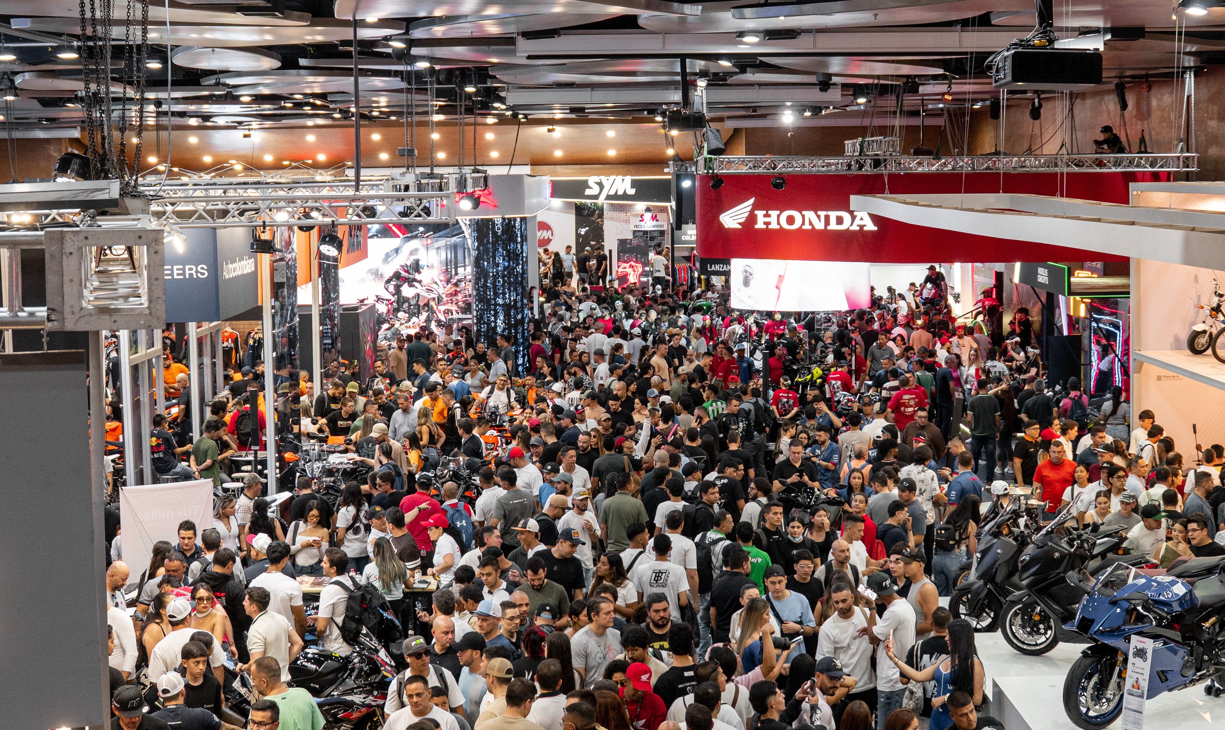 MotoGP, stunt extremo e innovación: así fue la espectacular Feria de las 2 Ruedas