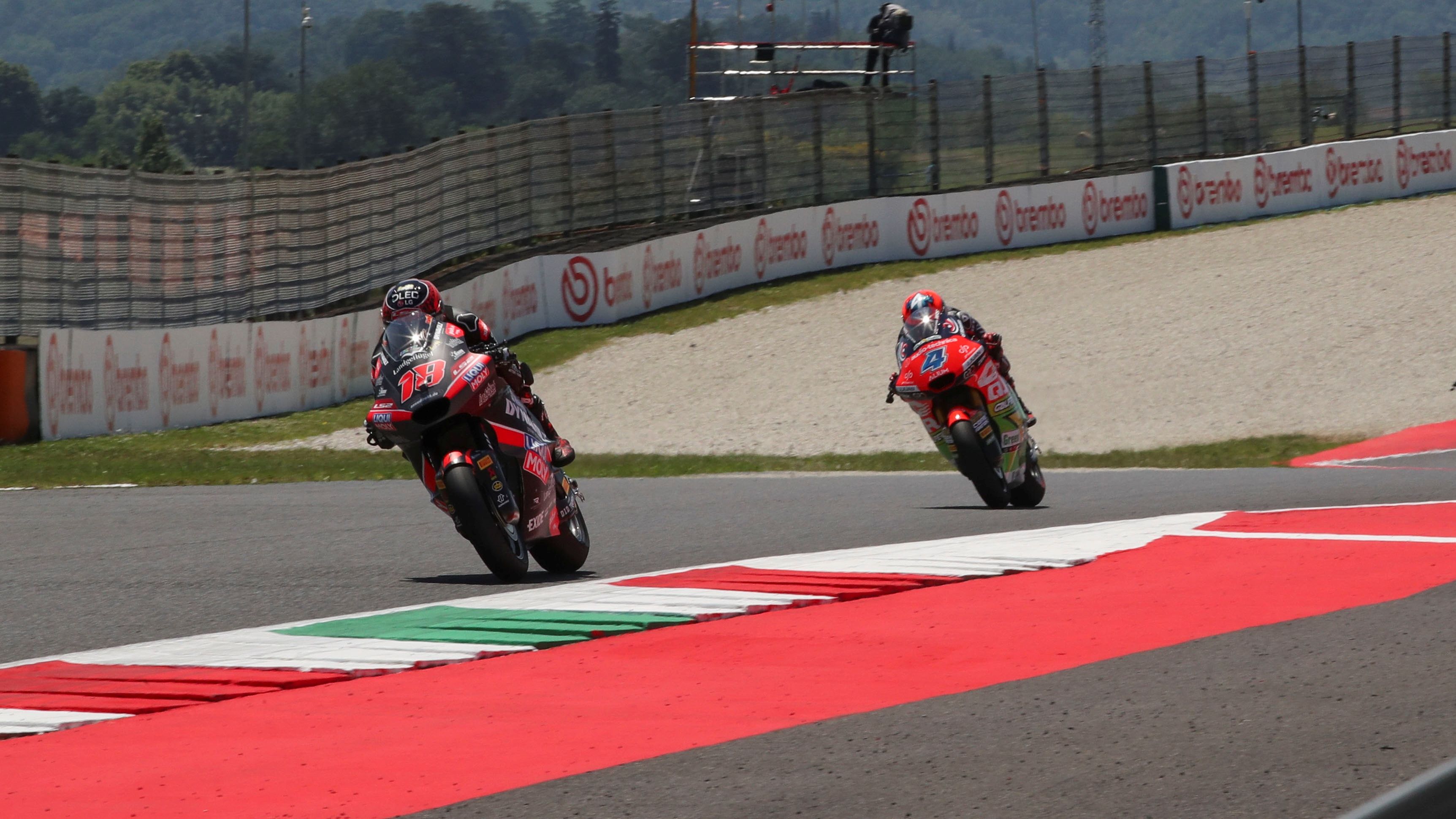 Manu González se escapa de Iván Ortolá, Moto2 Mugello 2026