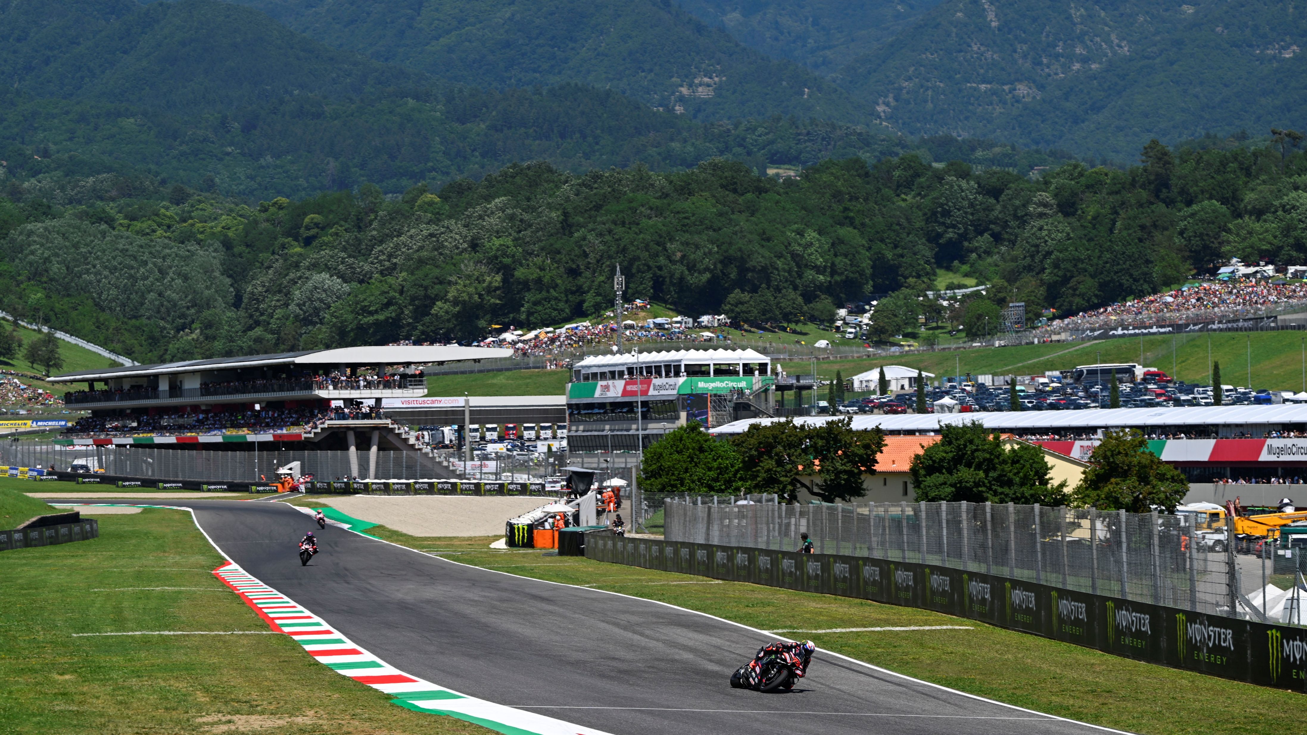 Marco Bezzecchi totalmente escapado de Jorge Martín y Pecco Bagnaia, MotoGP Mugello 2026
