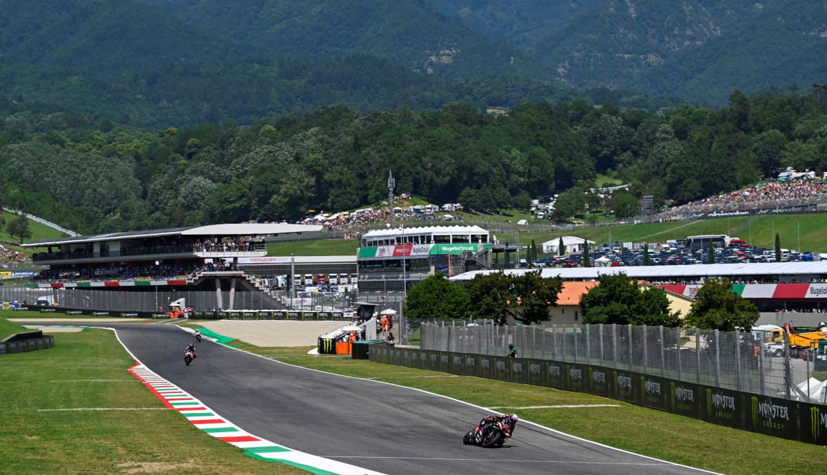 Marco Bezzecchi totalmente escapado de Jorge Martín y Pecco Bagnaia, MotoGP Mugello 2026