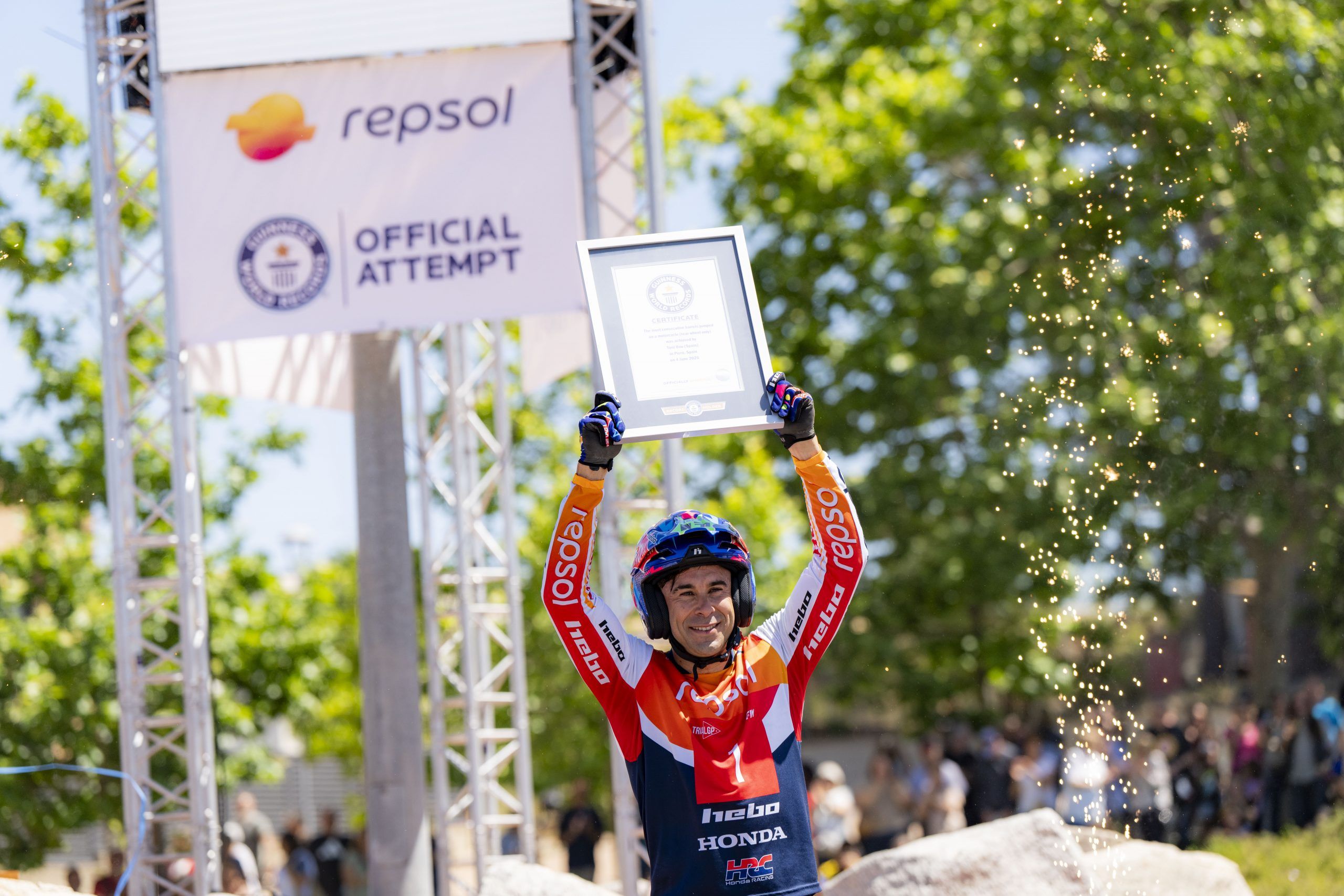 Toni Bou vuelve a hacer historia: consigue un nuevo Récord Guinness de trial