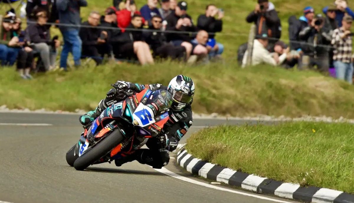 Michael Dunlop ha ganado las 10 últimas carreras de Supersport del IOMTT, suma 17 en la categoría y 36 en total