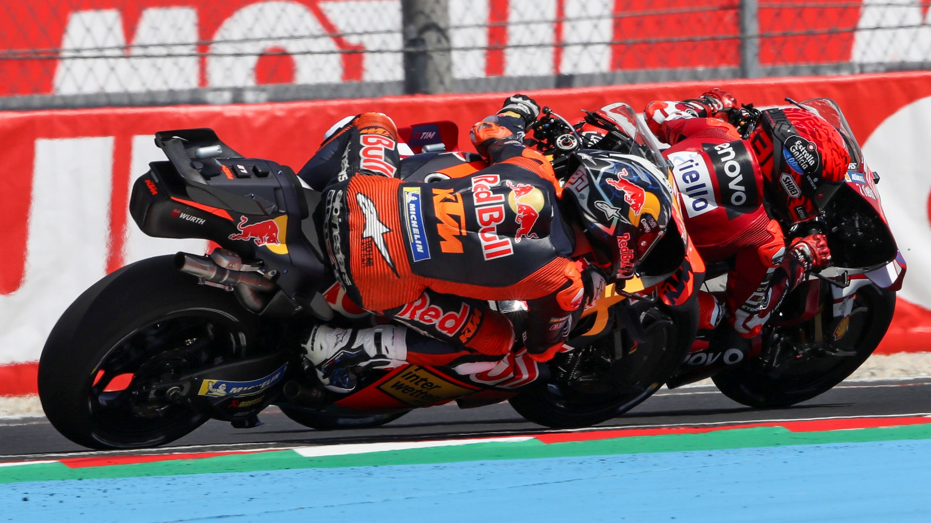 Pedro Acosta supera a Marc Márquez, MotoGP Hungría 2026