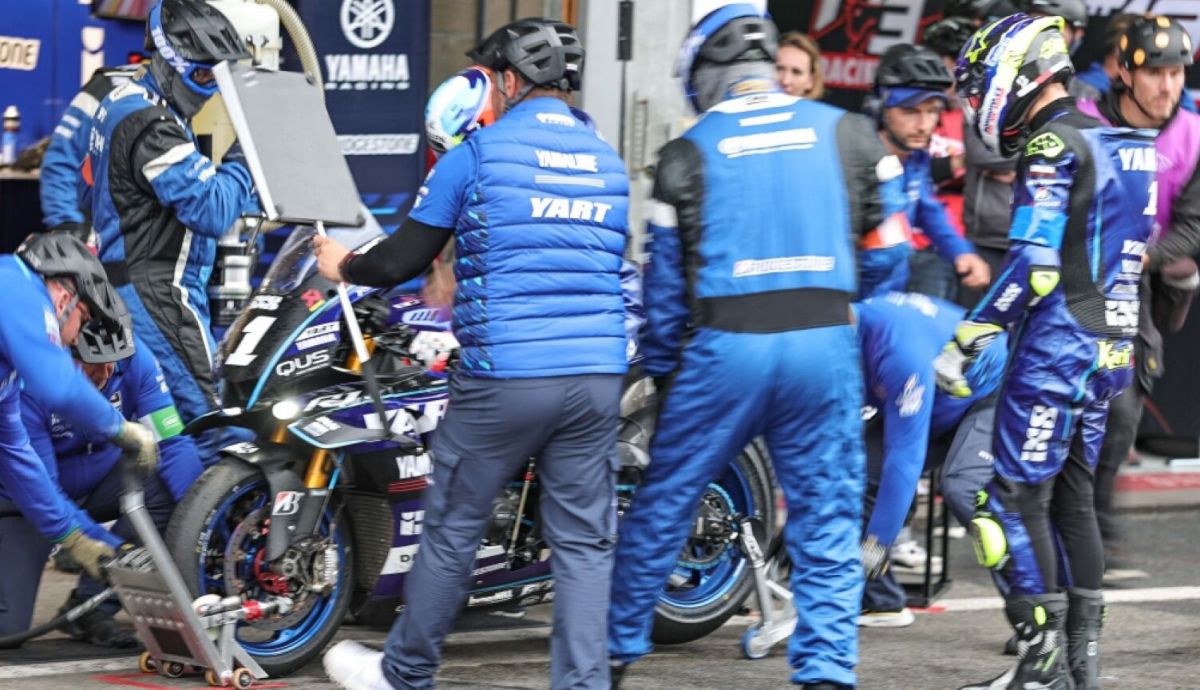 Dos pit stops seguidos de Karel Hanika condenaron las opciones del YART