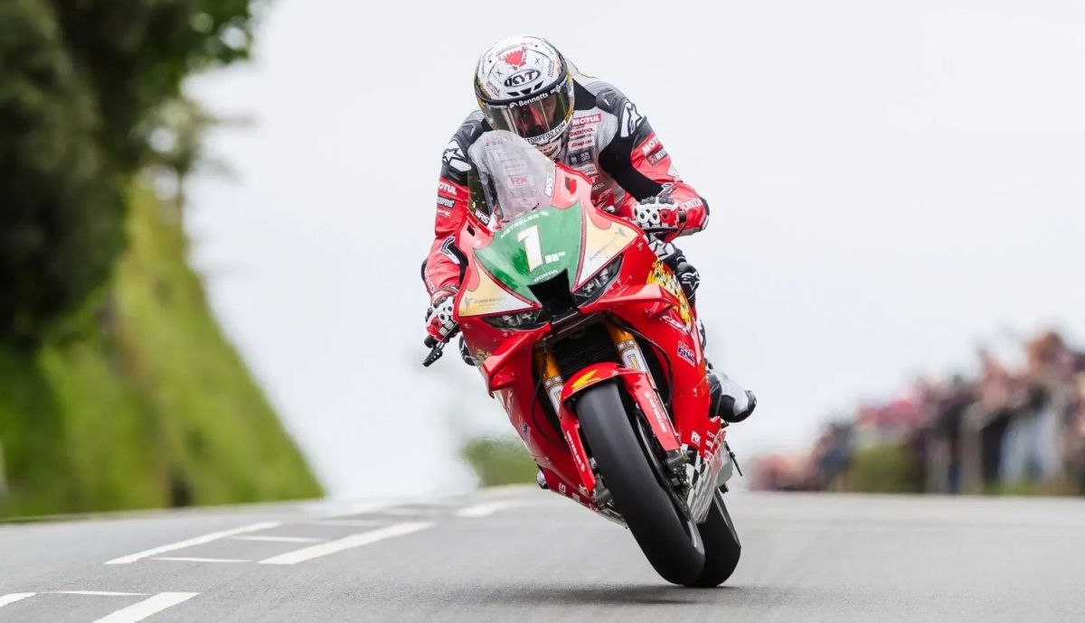 John McGuinness ha brillado en el IOMTT 2026, el de su trigésimo aniversario