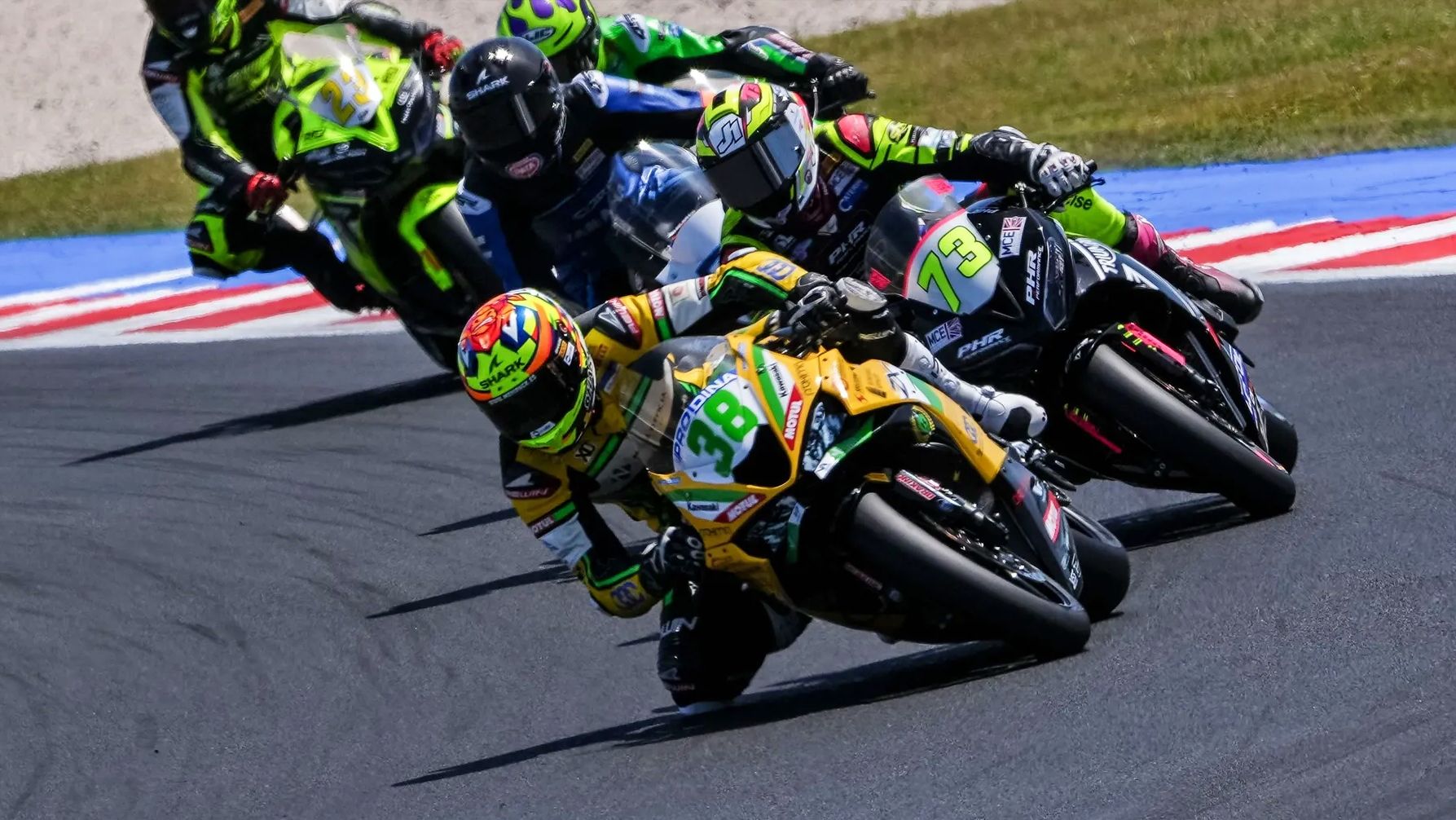 David Salvador ha logrado su segunda victoria en el Mundial de Sportbike
