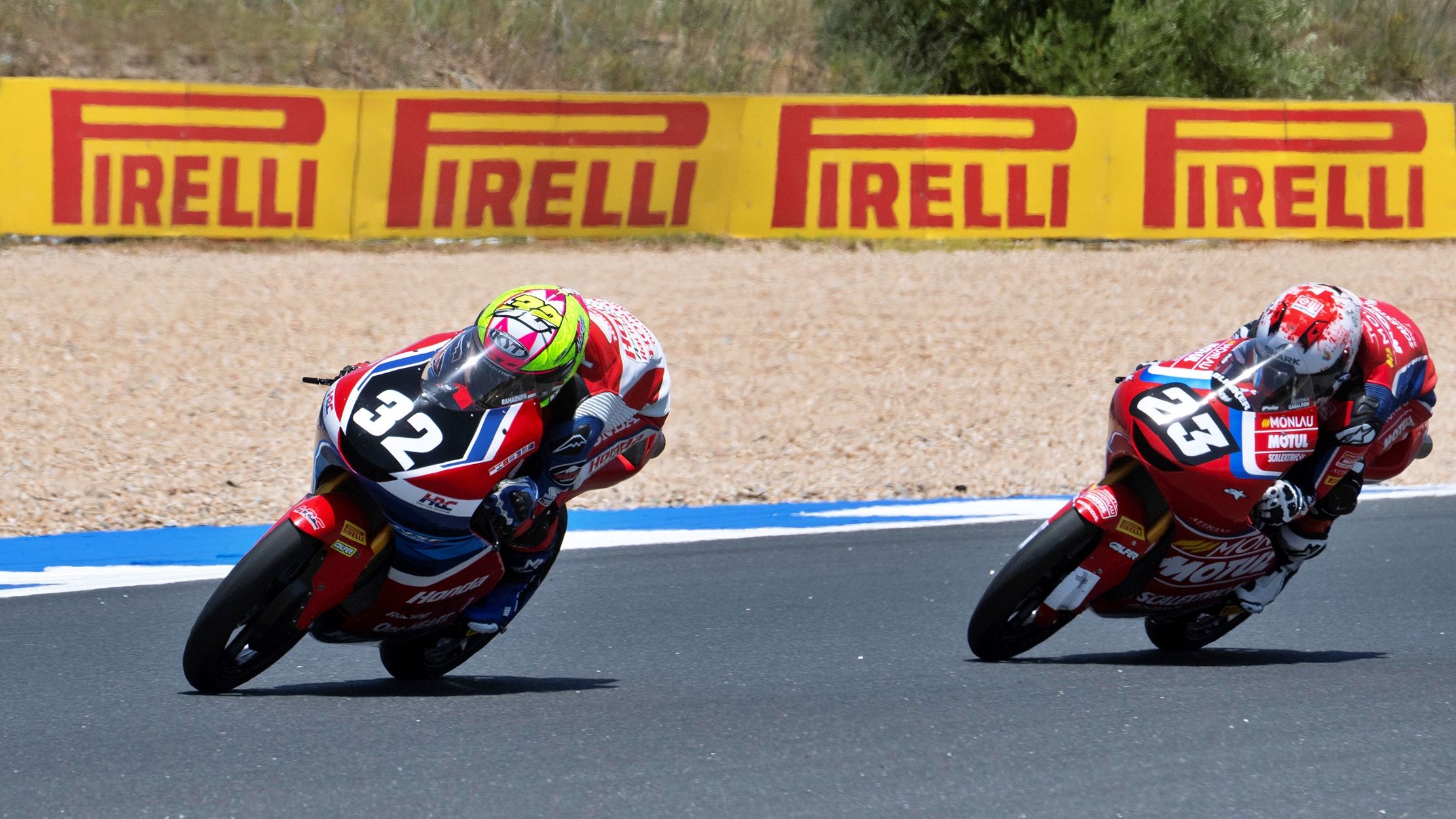 Kiandra Ramadhipa ha logrado su primera victoria en el Mundial Junior de Moto3 ante Travis Borg