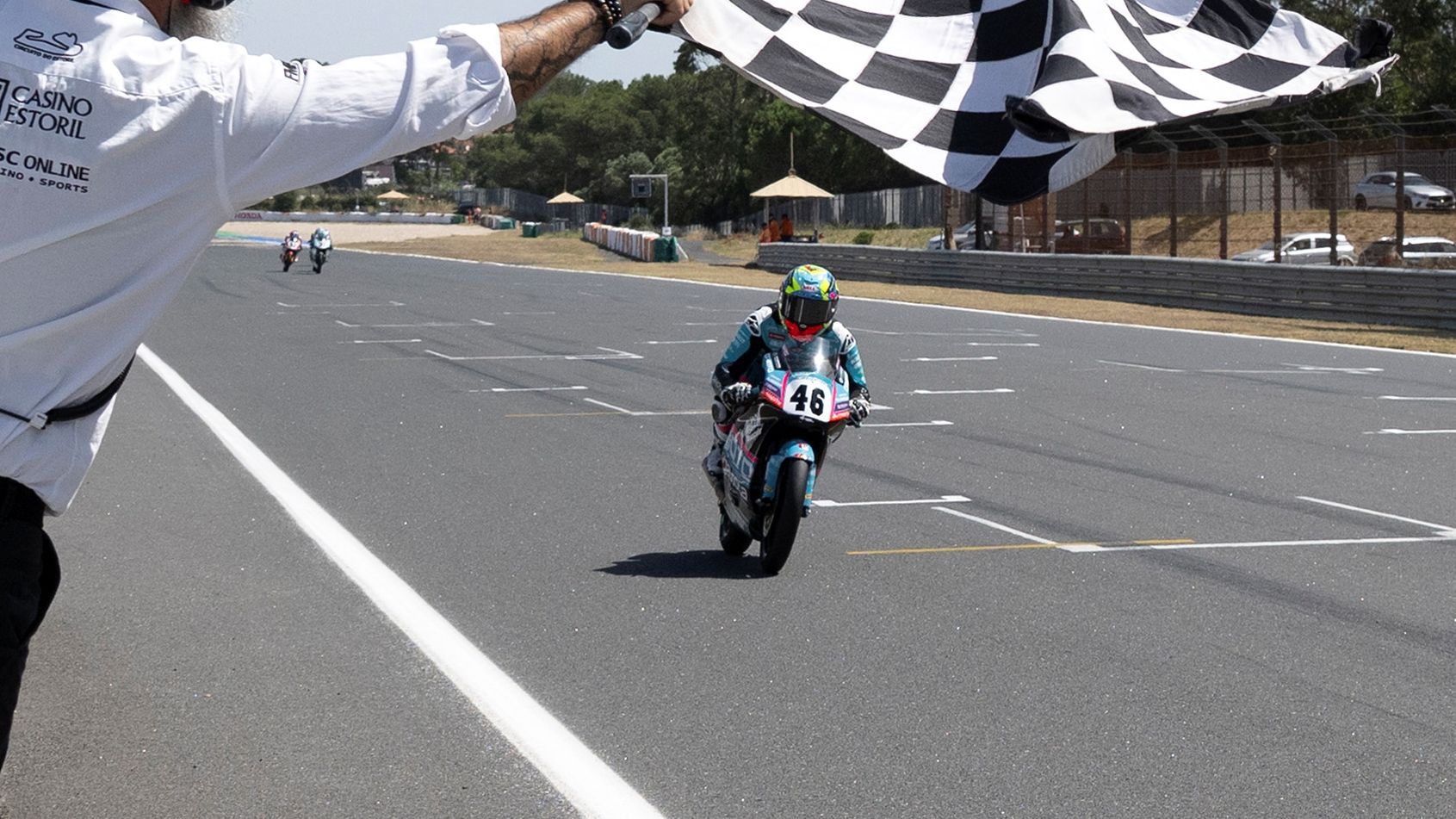 Álvaro Lucas sigue sin dar opción en la Moto4 European Cup