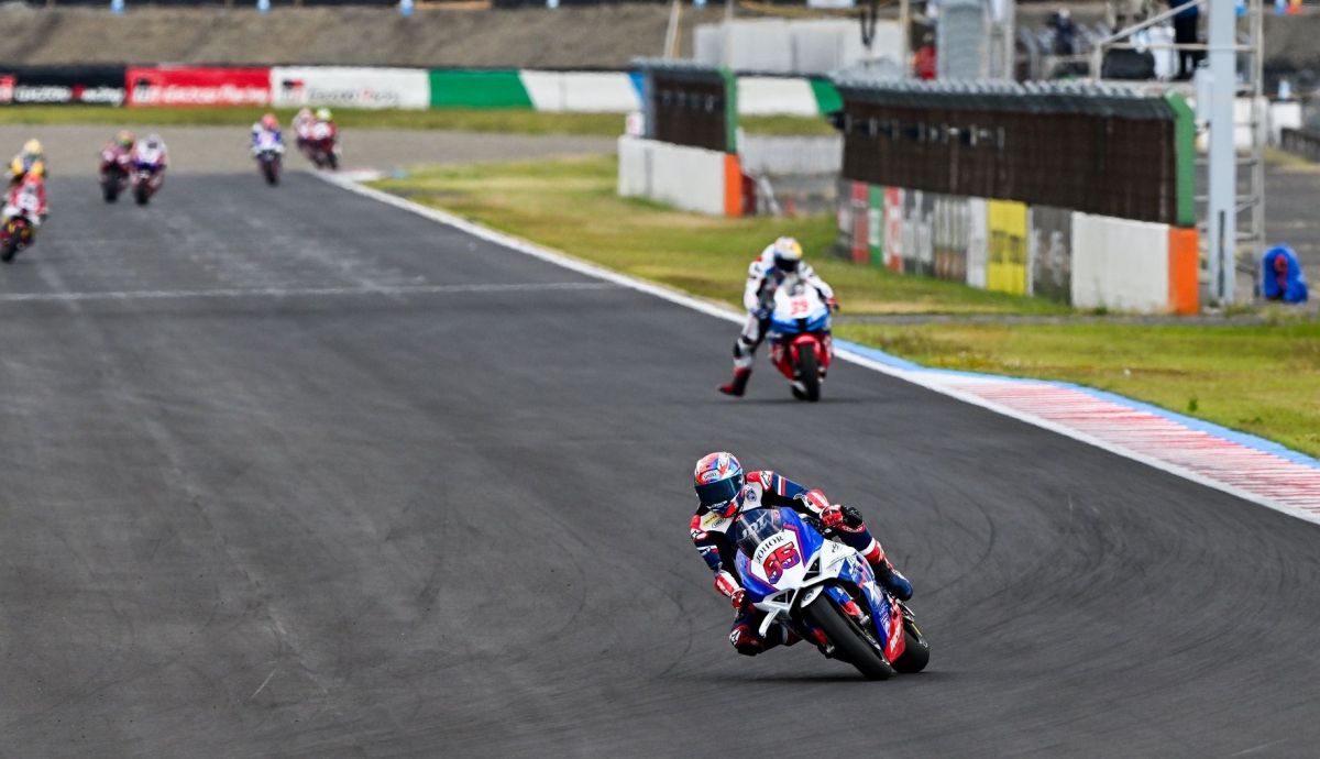 Hafizh Syahrin se escapa de Keito Abe a la victoria