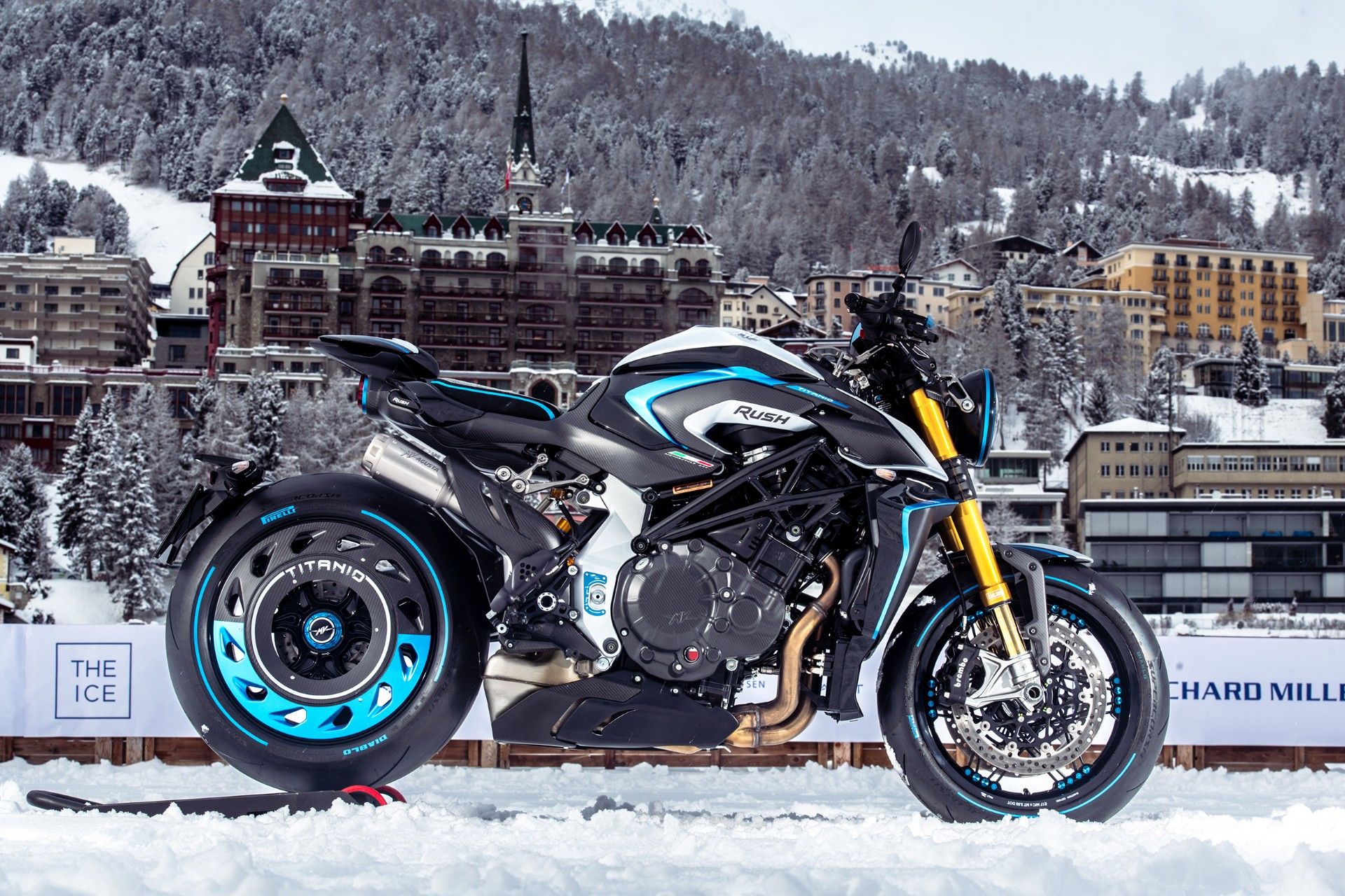 MV Agusta Rush Titanio: una naked de edición limitada con más de 200 CV y este es su precio