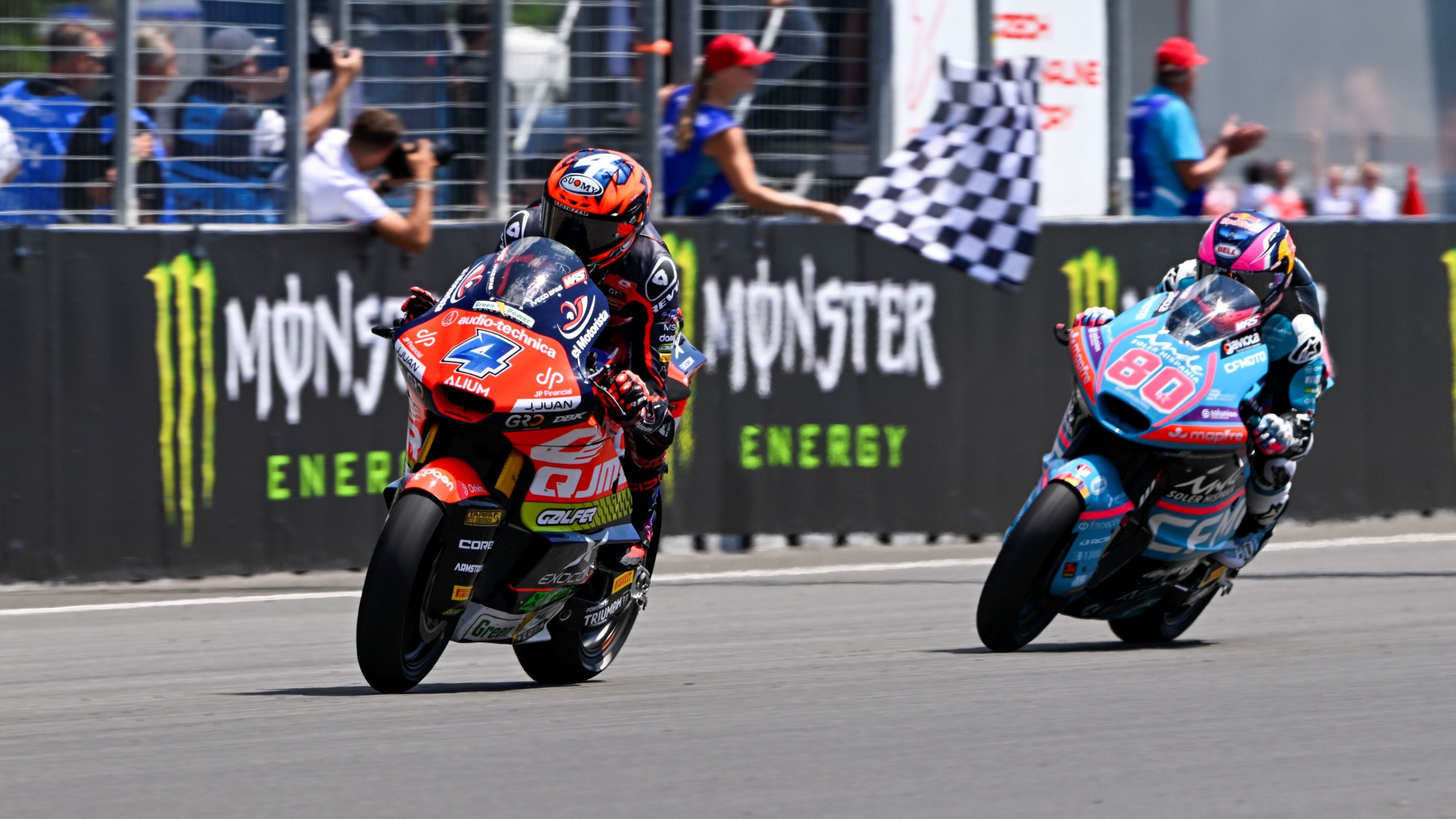 Iván Ortolá vence ante David Alonso, Moto2 Brno 2026
