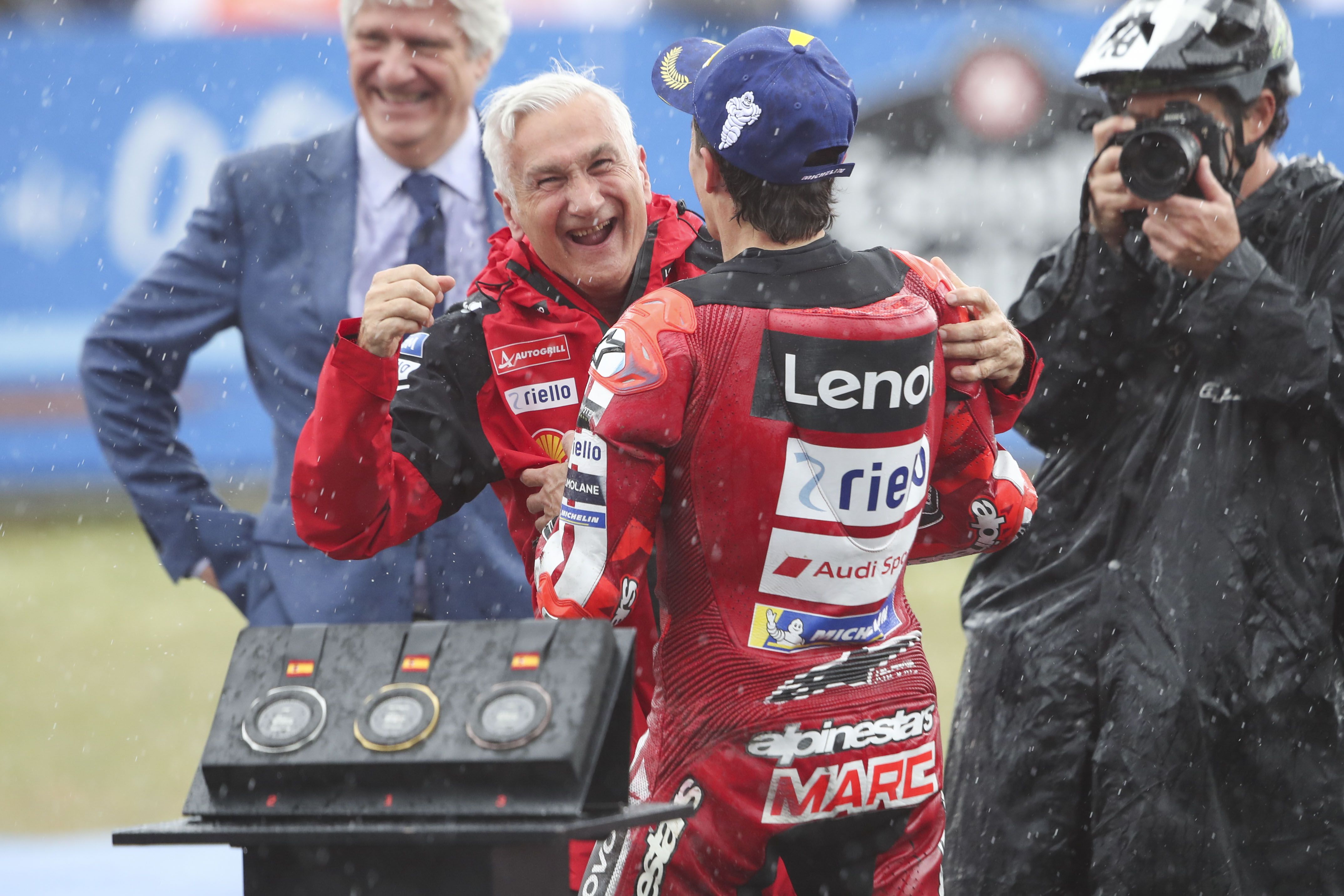 Mela Chércoles: "A Tardozzi se le saltaban las lágrimas, la gente no sabe cómo está Marc Márquez"