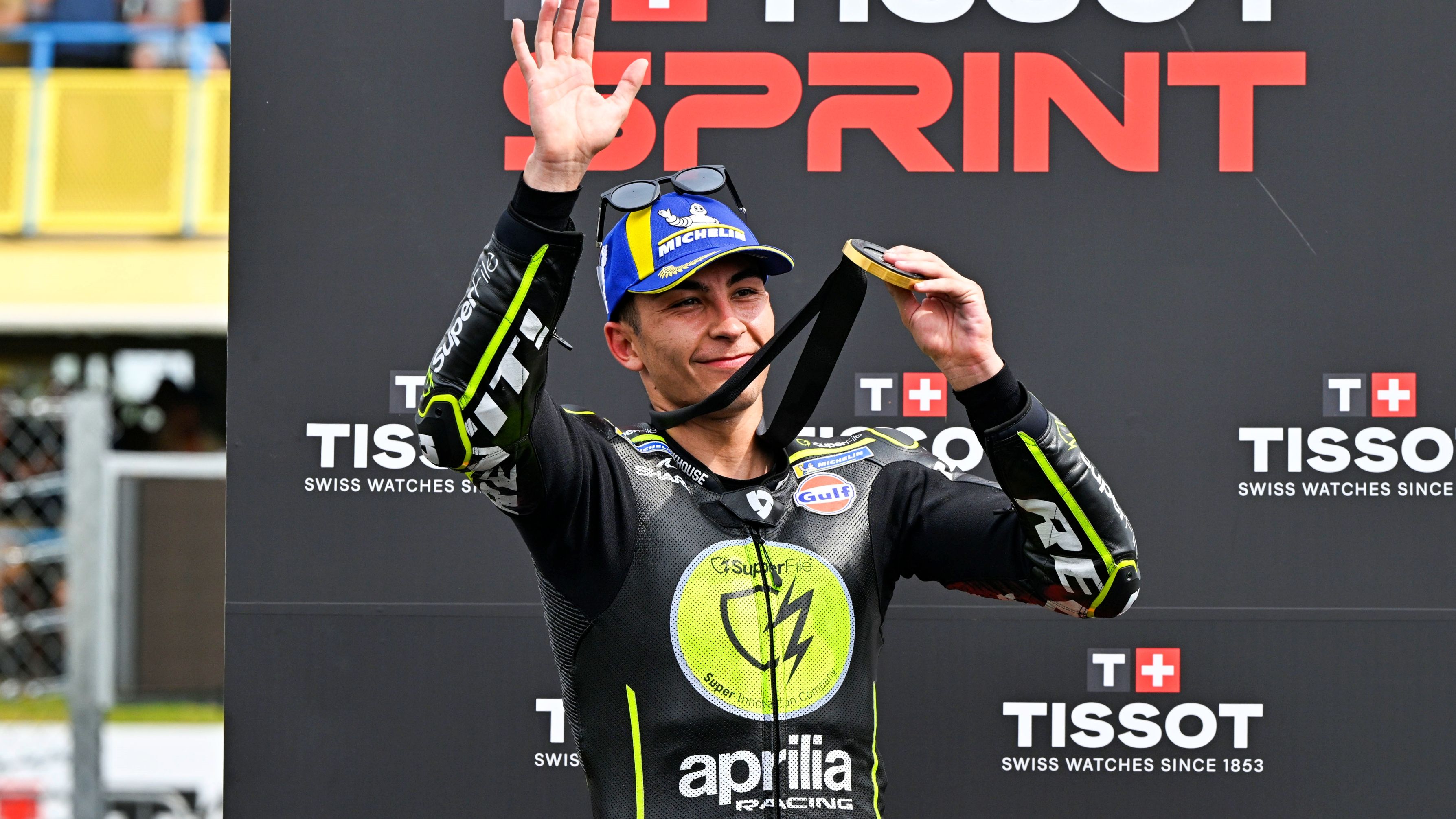 Raúl Fernández celebra su victoria en el Sprint de Assen