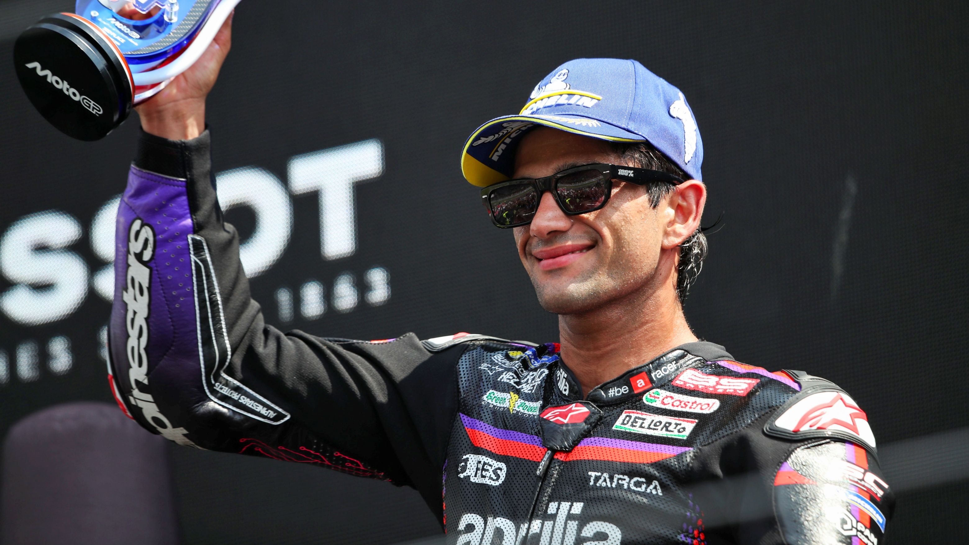Jorge Martín festeja su podio en la carrera en Assen