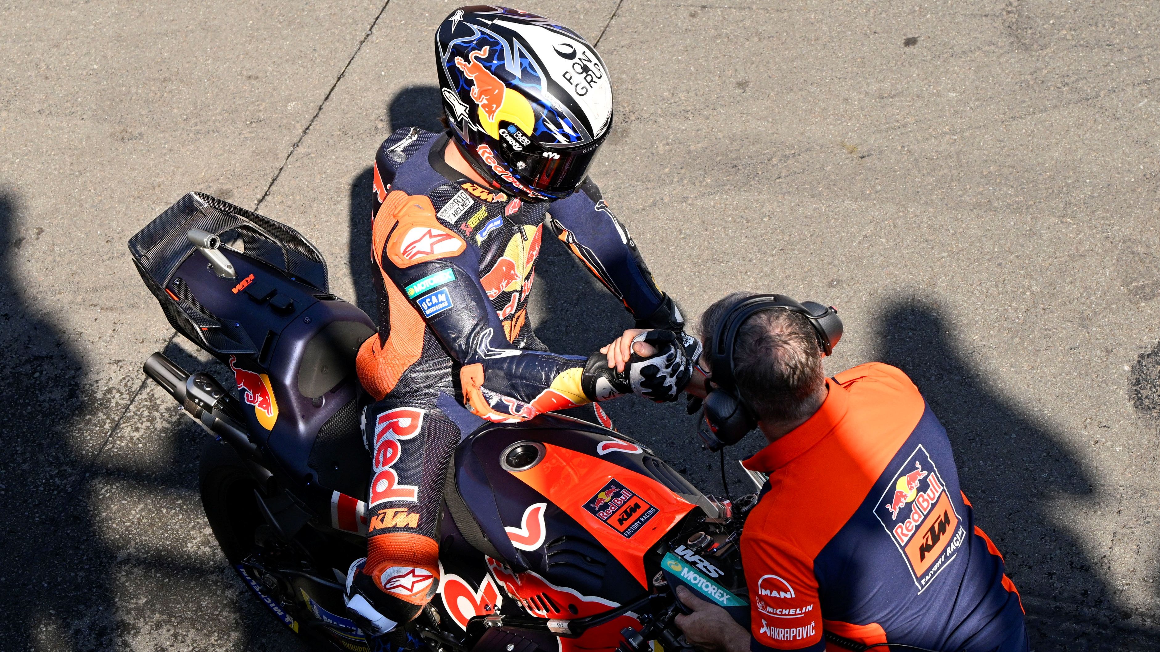 Pedro Acosta ha tenido que abandonar la carrera en Assen