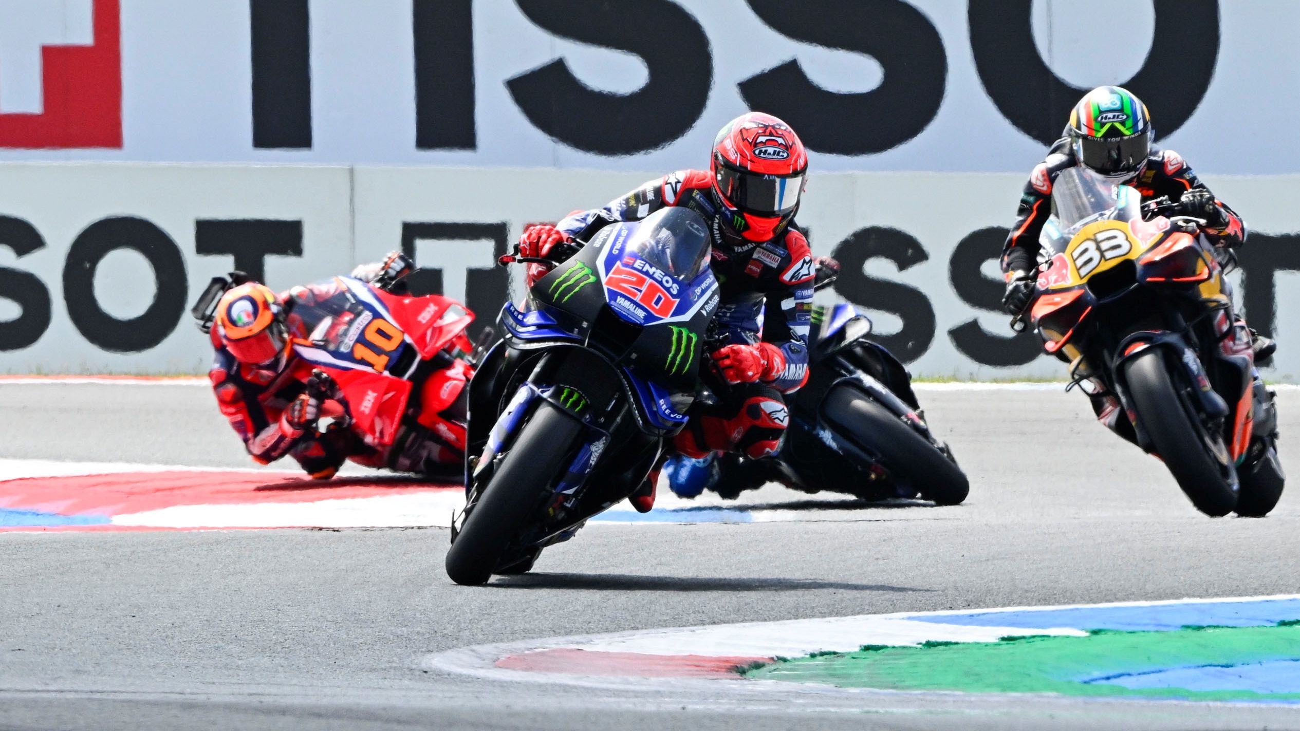 Fabio Quartararo se va de Brad Binder, Álex Rins y Luca Marini, MotoGP Assen 2026