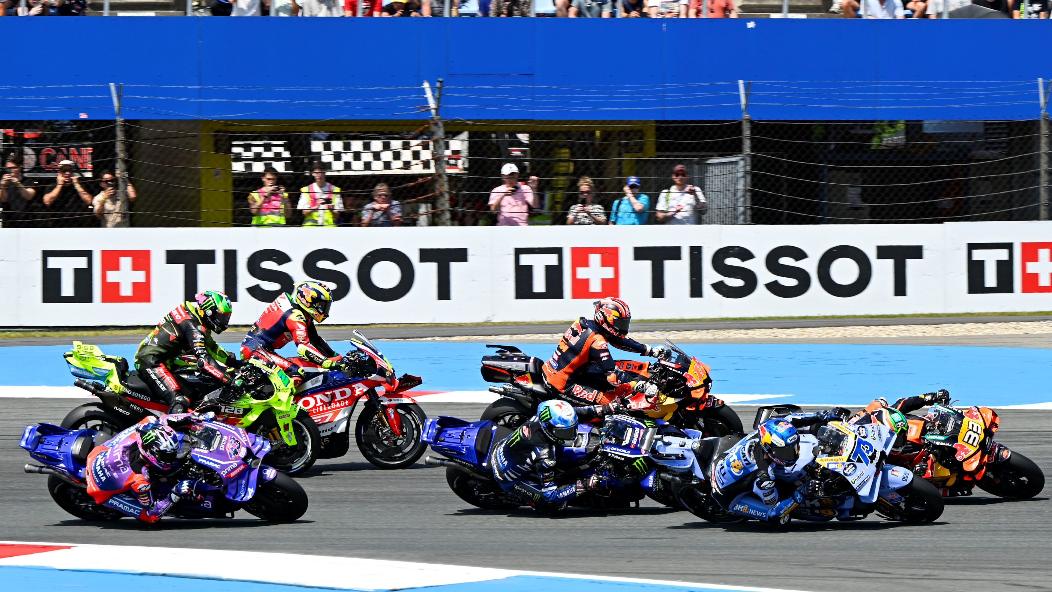 Maverick Viñales, Diogo Moreira y Franco Morbidelli tienen que irse largos en la salida, MotoGP Assen 2026